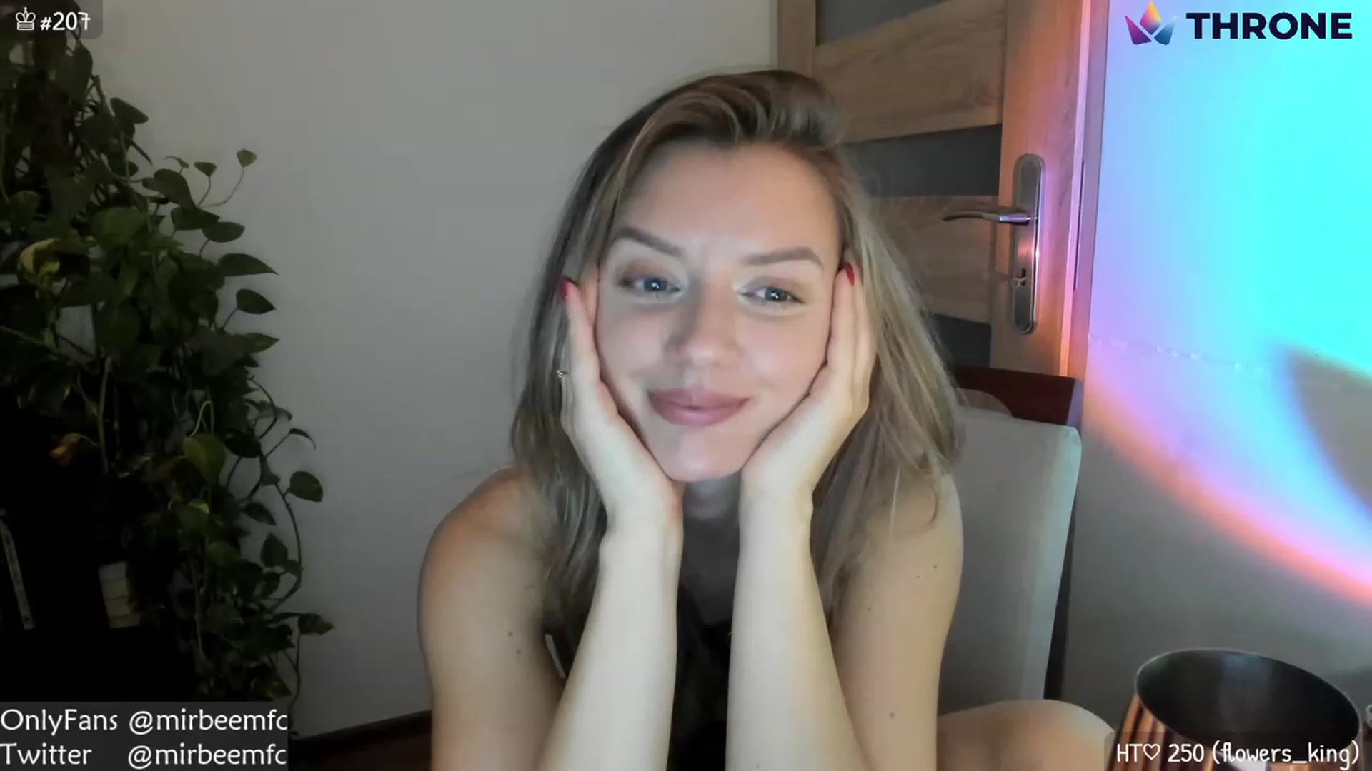 Gallery image thumbnail from MirBee's myfreecams stream on, 11/19/2022, 18:17 image 20 of 20