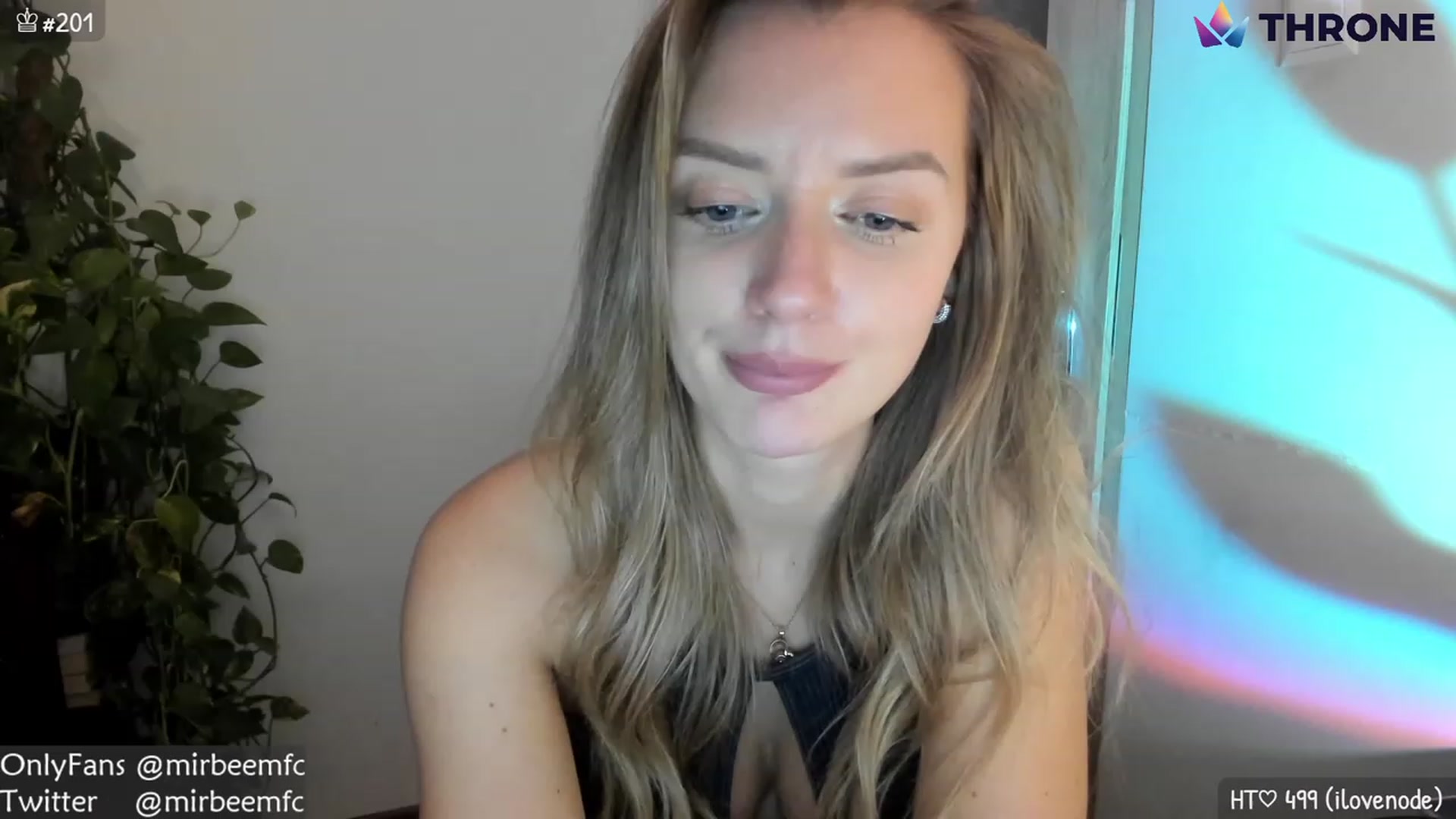 Gallery image thumbnail from MirBee's myfreecams stream on, 11/19/2022, 01:32 image 19 of 20