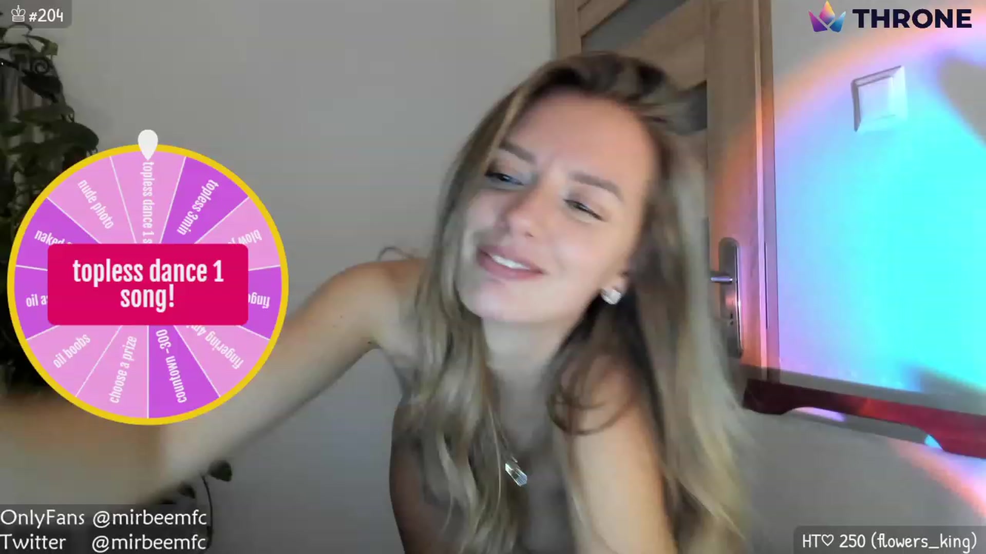 Gallery image thumbnail from MirBee's myfreecams stream on, 11/19/2022, 01:32 image 5 of 20