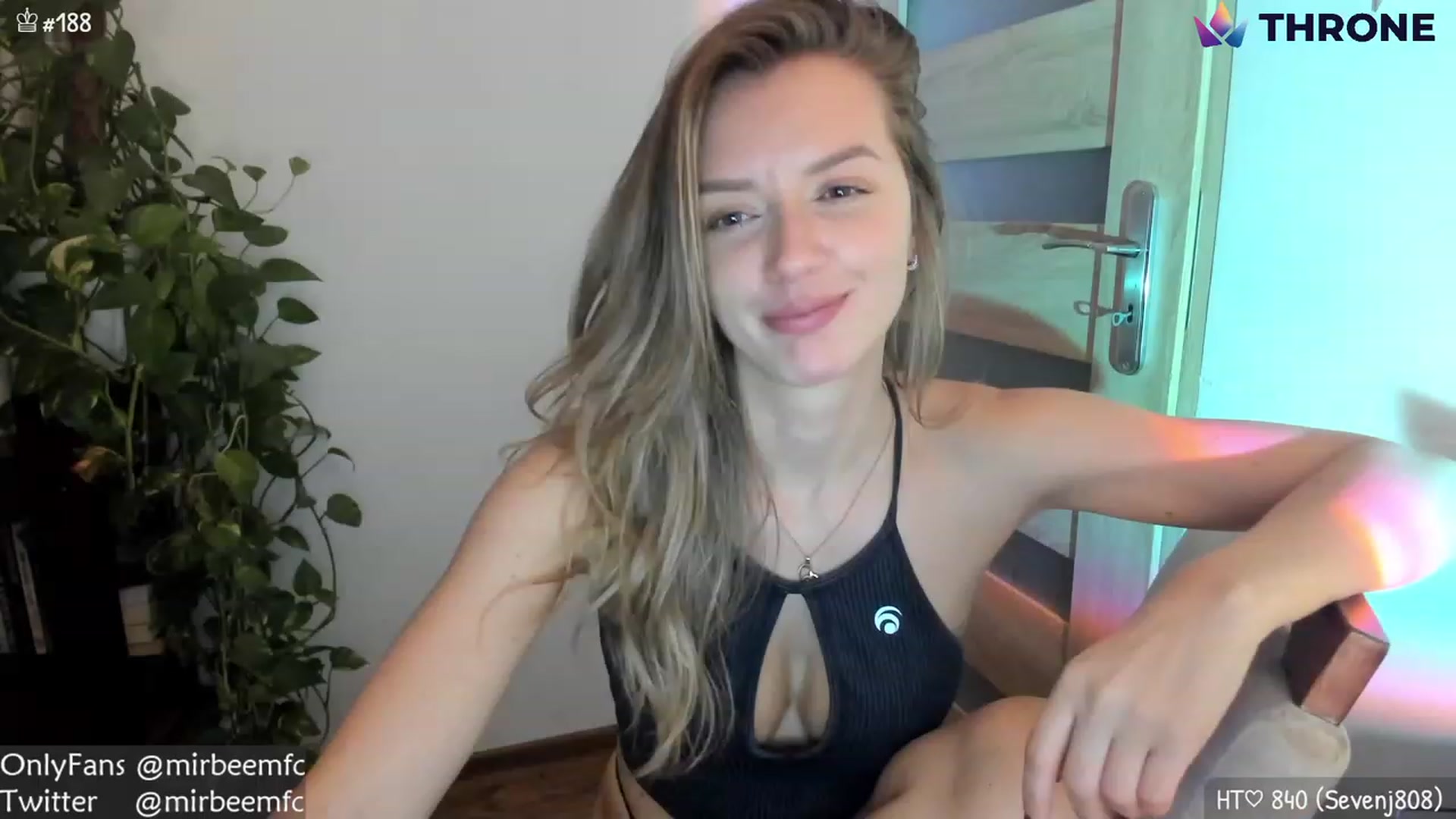 Gallery image thumbnail from MirBee's myfreecams stream on, 11/19/2022, 04:16 image 6 of 20