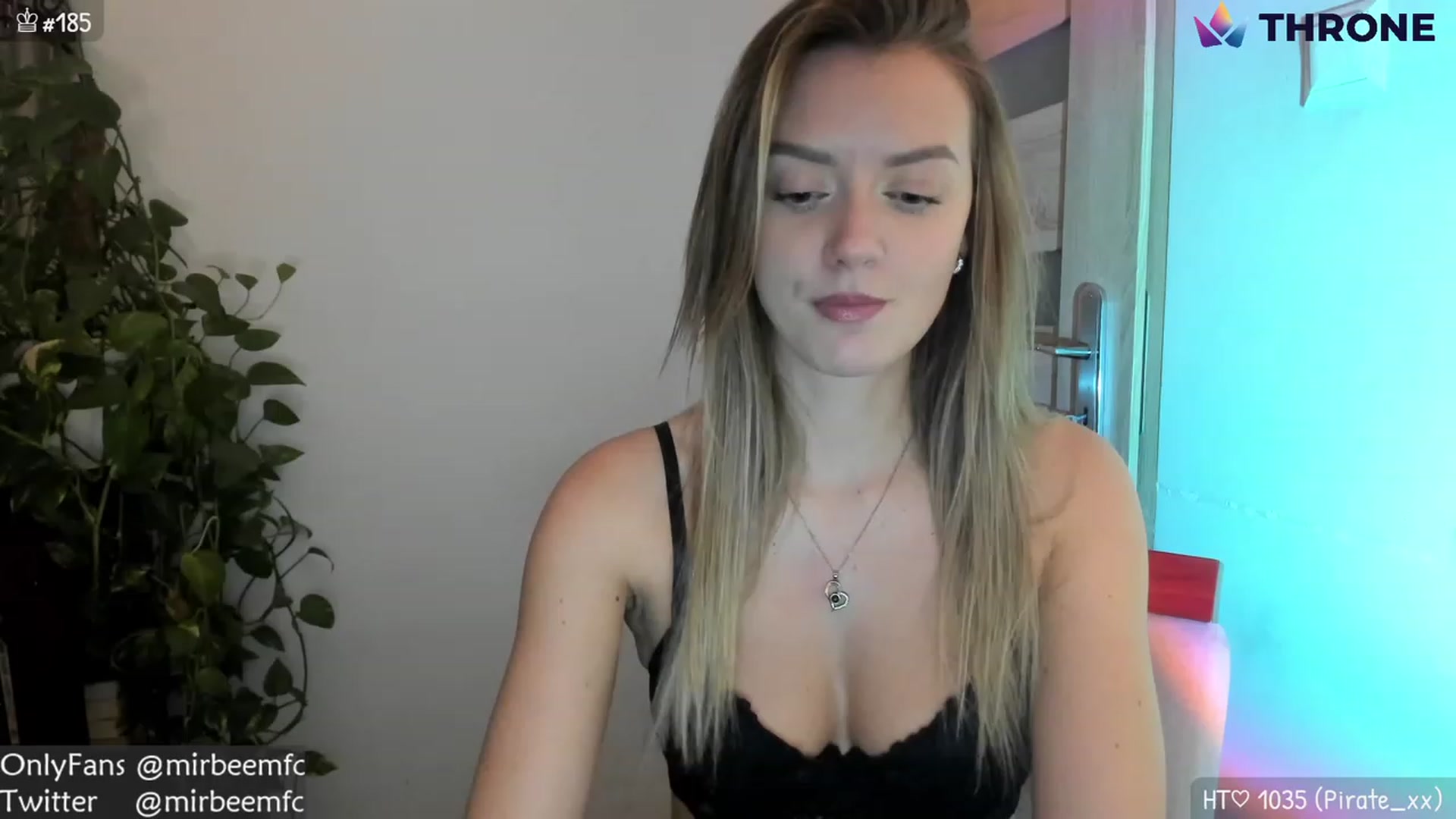Gallery image thumbnail from MirBee's myfreecams stream on, 11/20/2022, 24:03 image 1 of 20