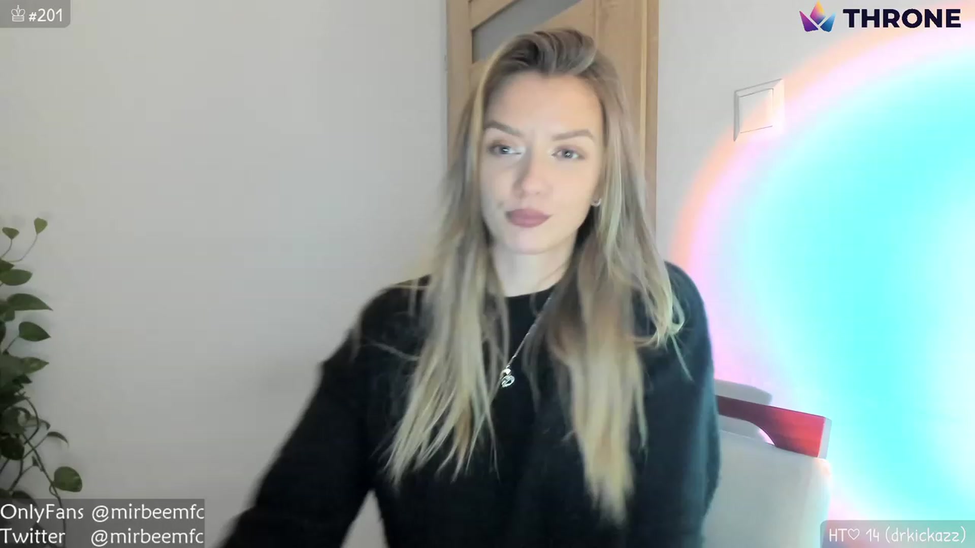 Gallery image thumbnail from MirBee's myfreecams stream on, 11/21/2022, 24:12 image 2 of 20