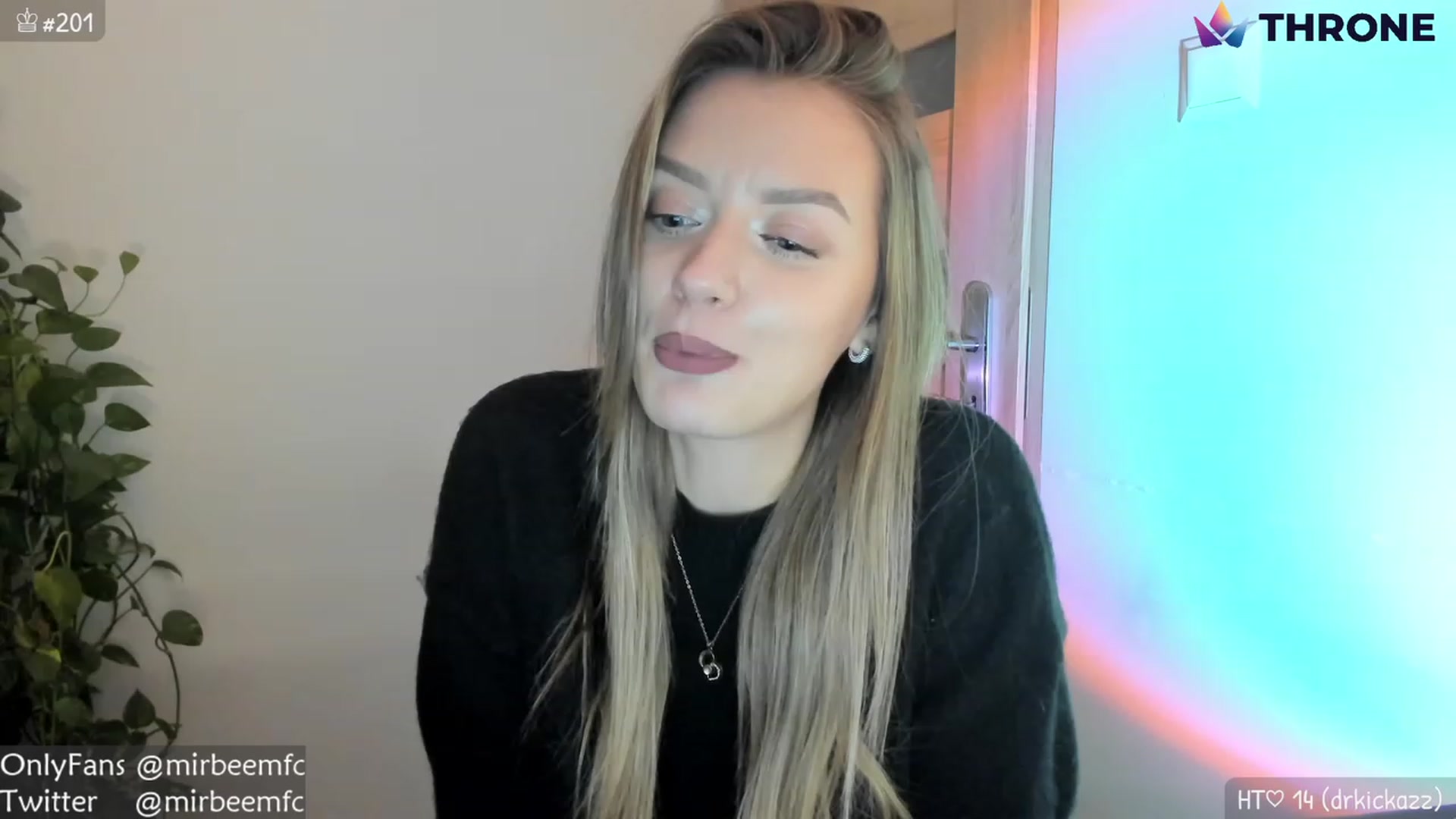Gallery image thumbnail from MirBee's myfreecams stream on, 11/21/2022, 24:12 image 1 of 20