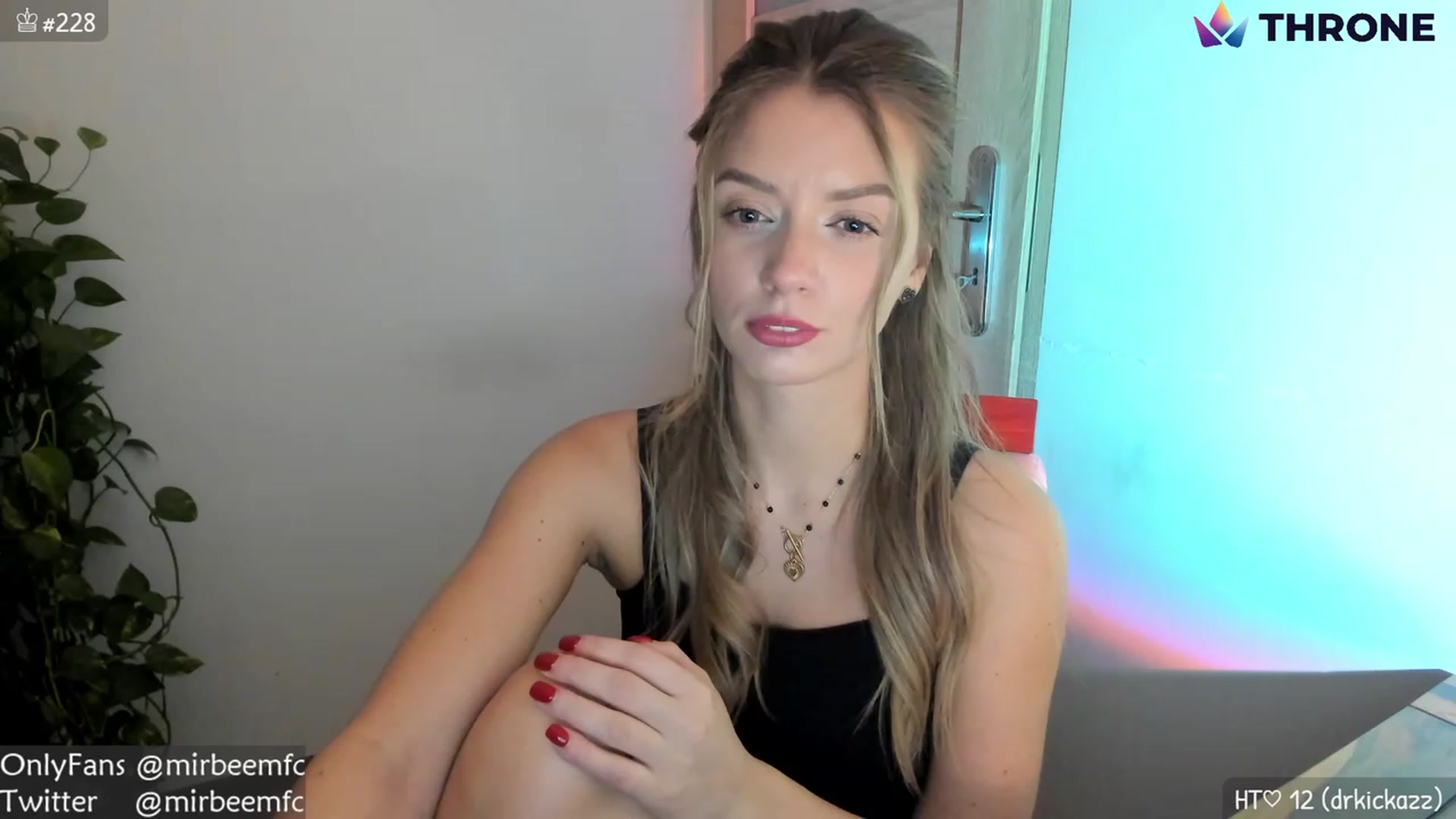 Gallery image thumbnail from MirBee's myfreecams stream on, 11/24/2022, 23:17 image 2 of 20