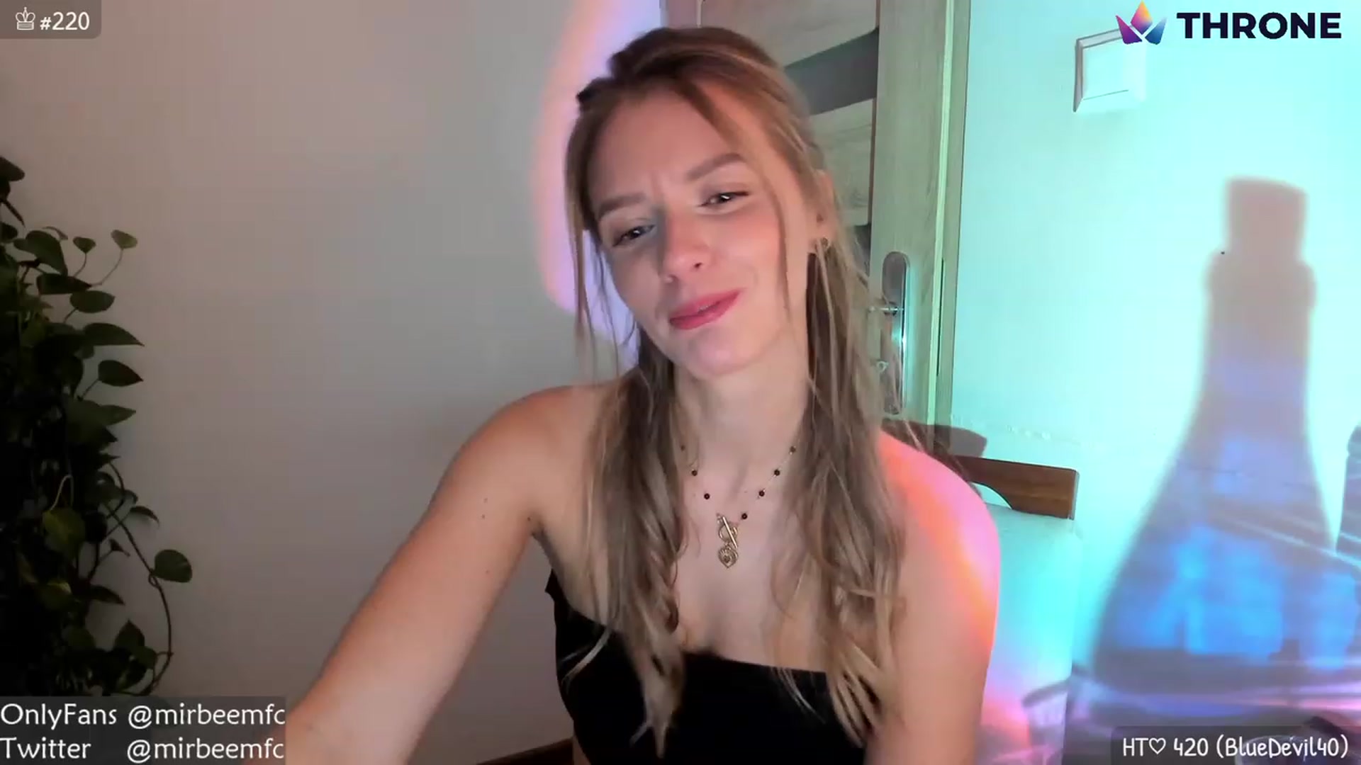 Gallery image thumbnail from MirBee's myfreecams stream on, 11/25/2022, 24:56 image 5 of 20