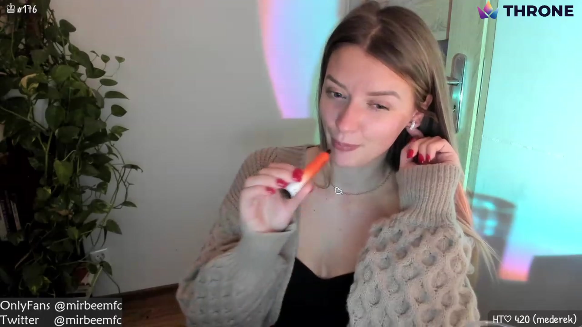 Gallery image thumbnail from MirBee's myfreecams stream on, 11/29/2022, 24:06 image 20 of 20