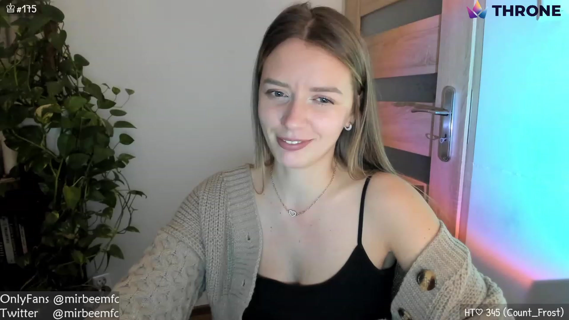 Gallery image thumbnail from MirBee's myfreecams stream on, 11/29/2022, 24:06 image 6 of 20