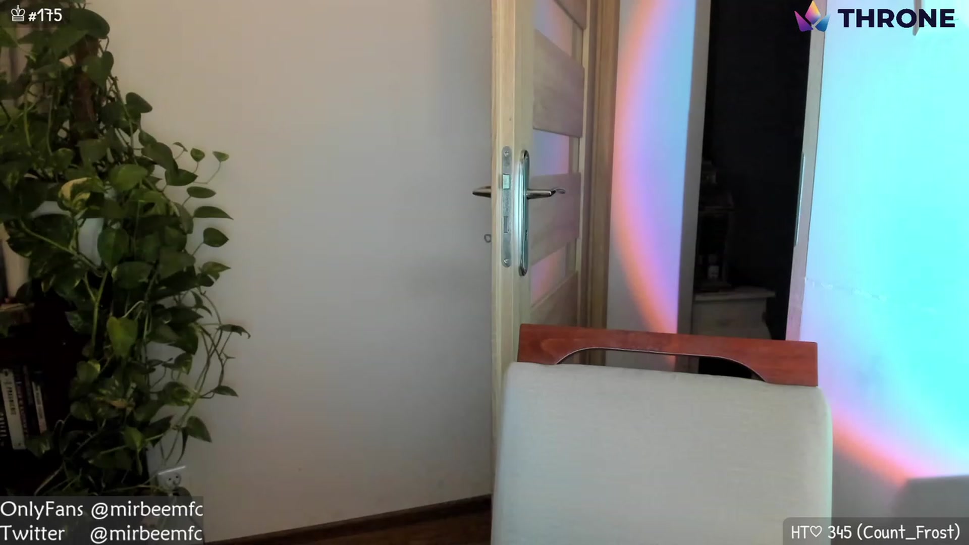 Gallery image thumbnail from MirBee's myfreecams stream on, 11/29/2022, 24:06 image 5 of 20