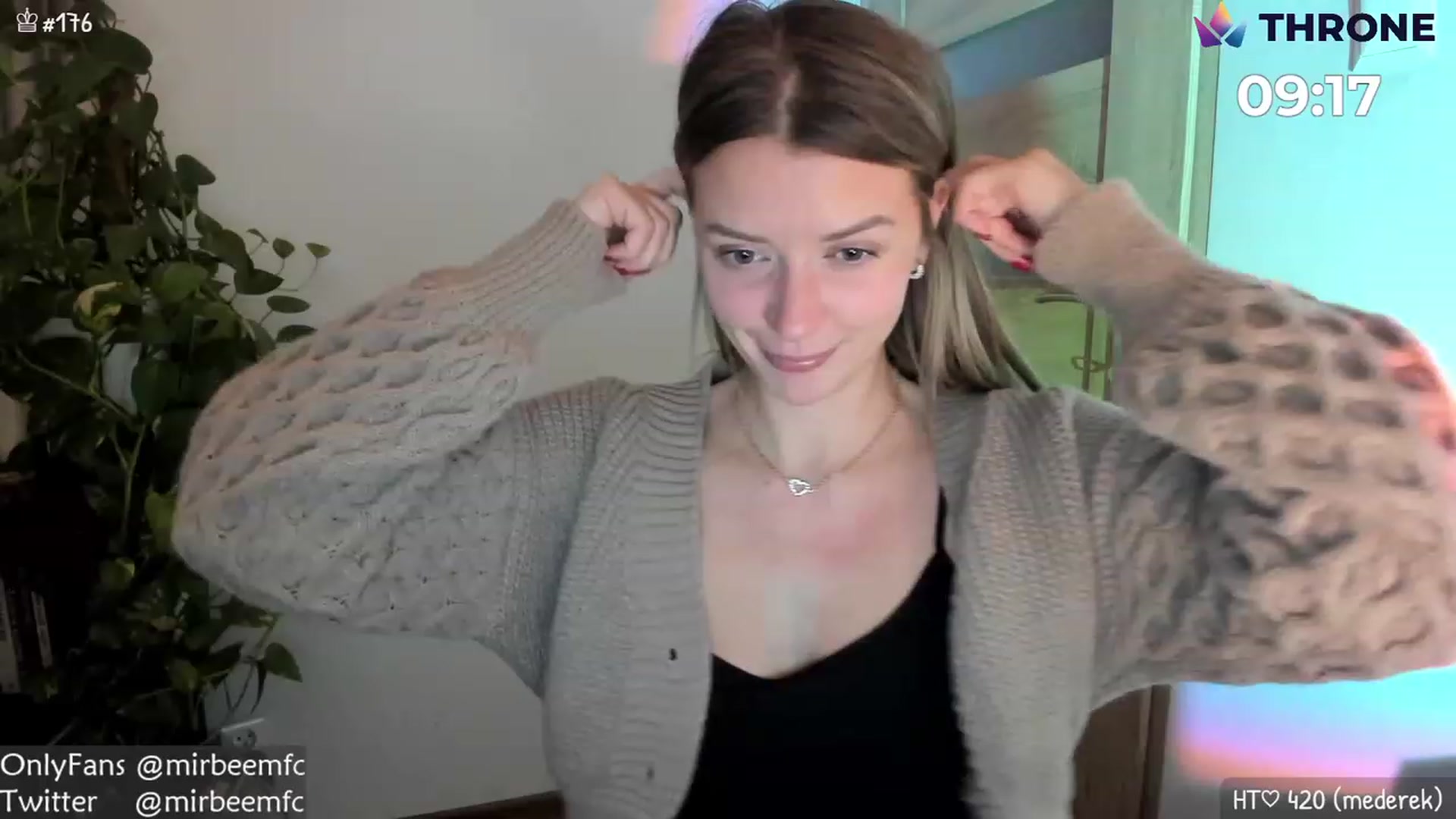 Gallery image thumbnail from MirBee's myfreecams stream on, 11/29/2022, 01:29 image 8 of 20