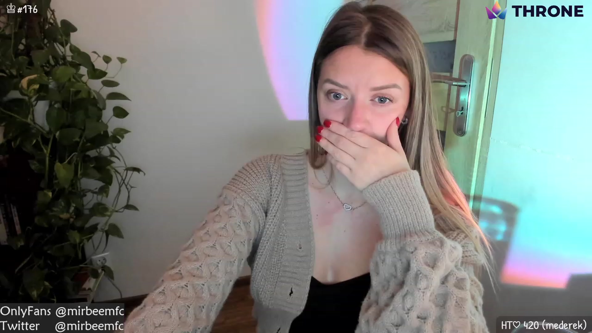 Gallery image thumbnail from MirBee's myfreecams stream on, 11/29/2022, 01:29 image 4 of 20