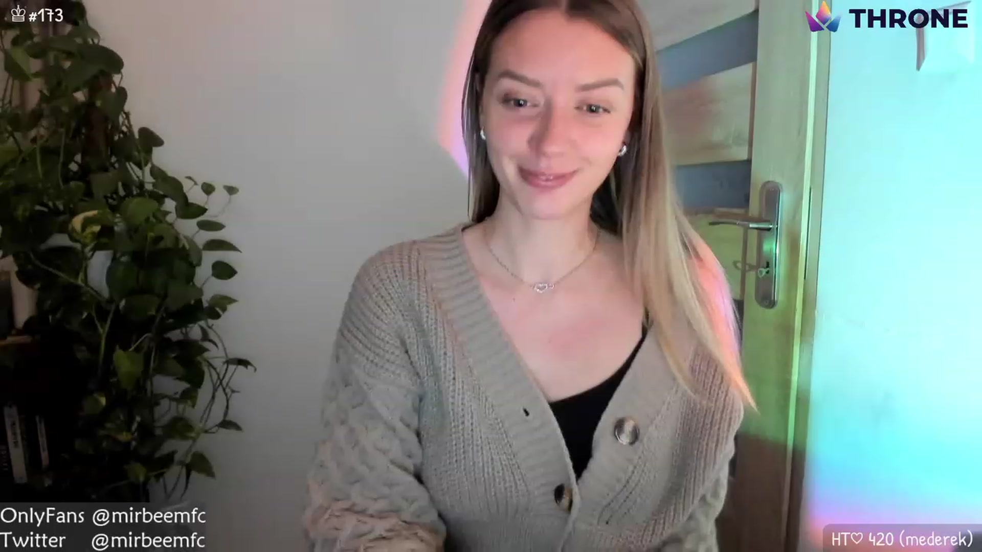 Gallery image thumbnail from MirBee's myfreecams stream on, 11/29/2022, 01:29 image 9 of 20