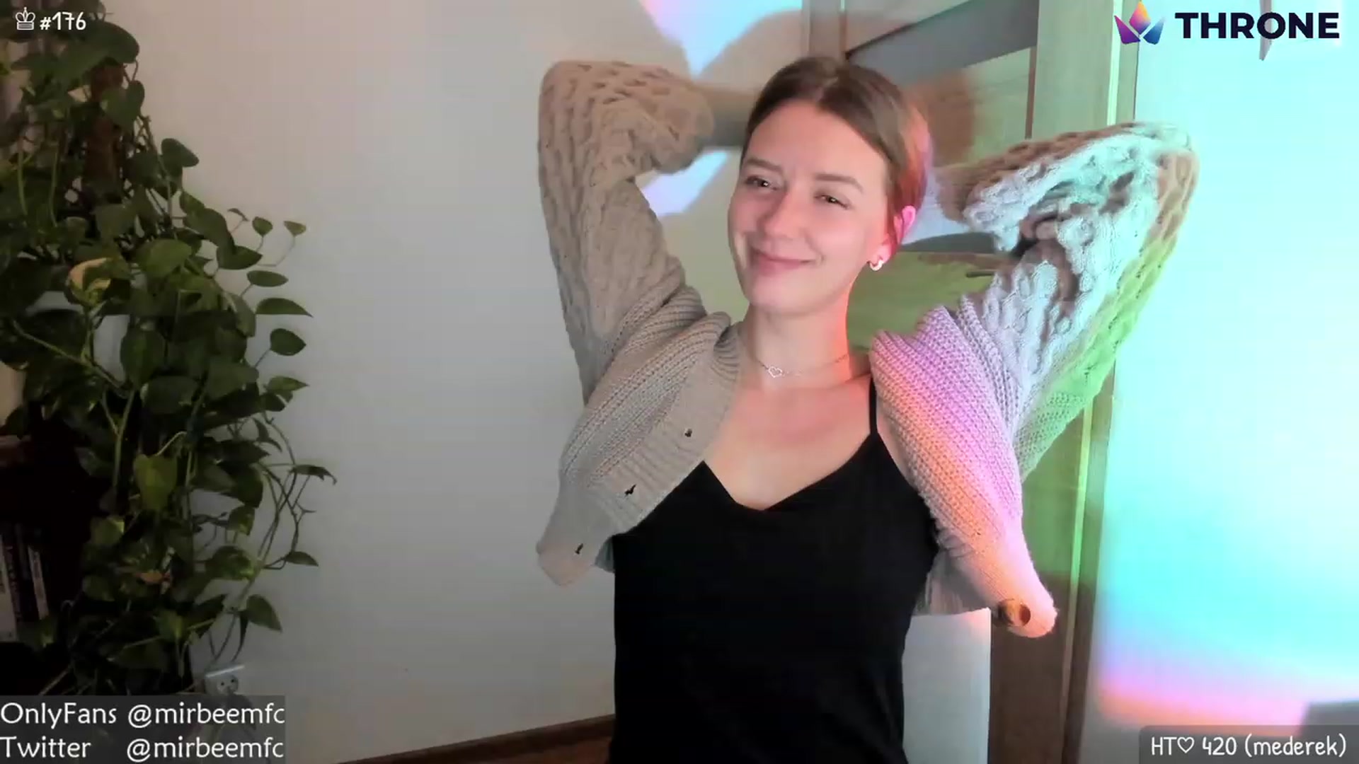 Gallery image thumbnail from MirBee's myfreecams stream on, 11/29/2022, 01:29 image 6 of 20