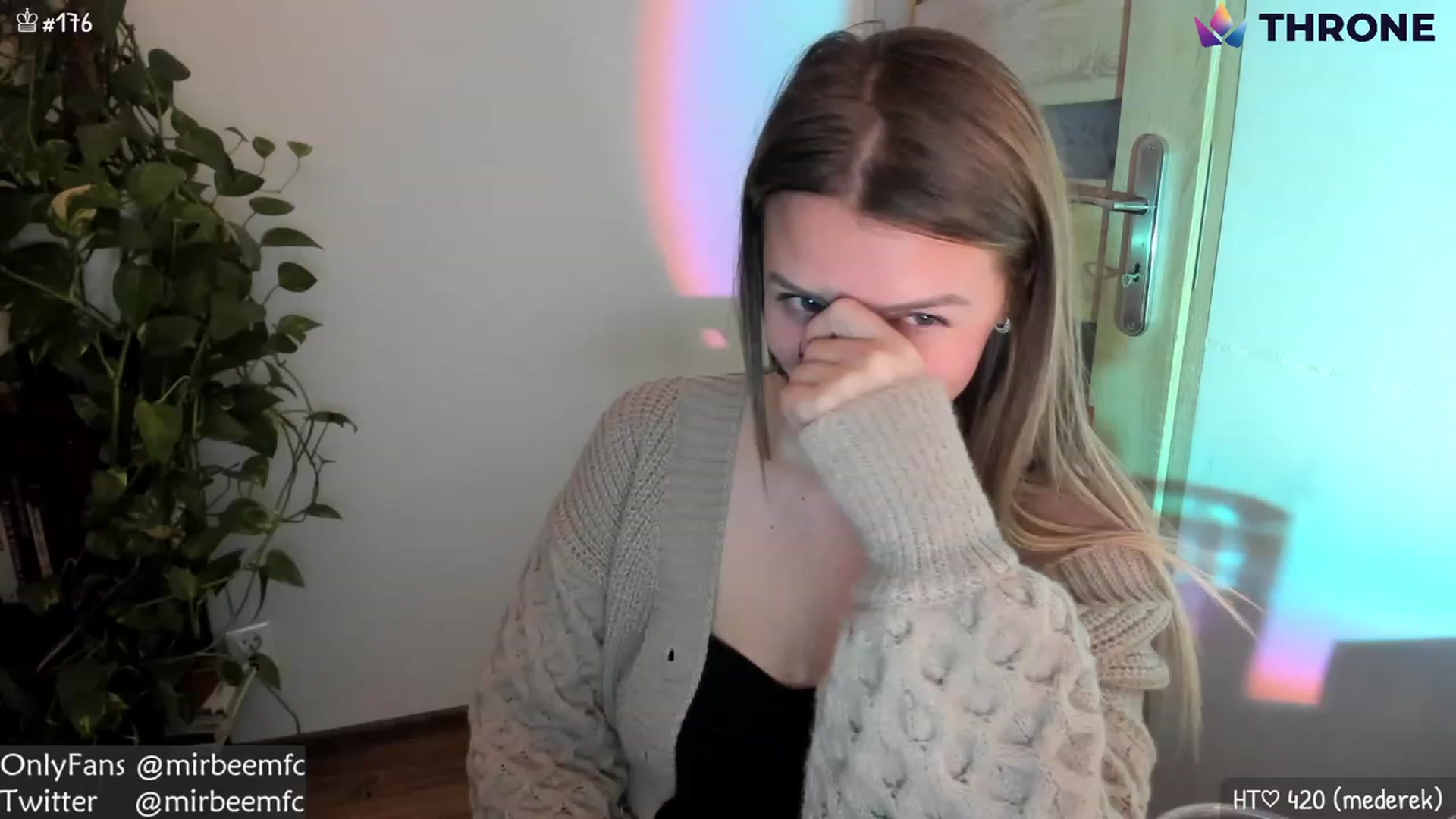 Gallery image thumbnail from MirBee's myfreecams stream on, 11/29/2022, 01:29 image 1 of 20