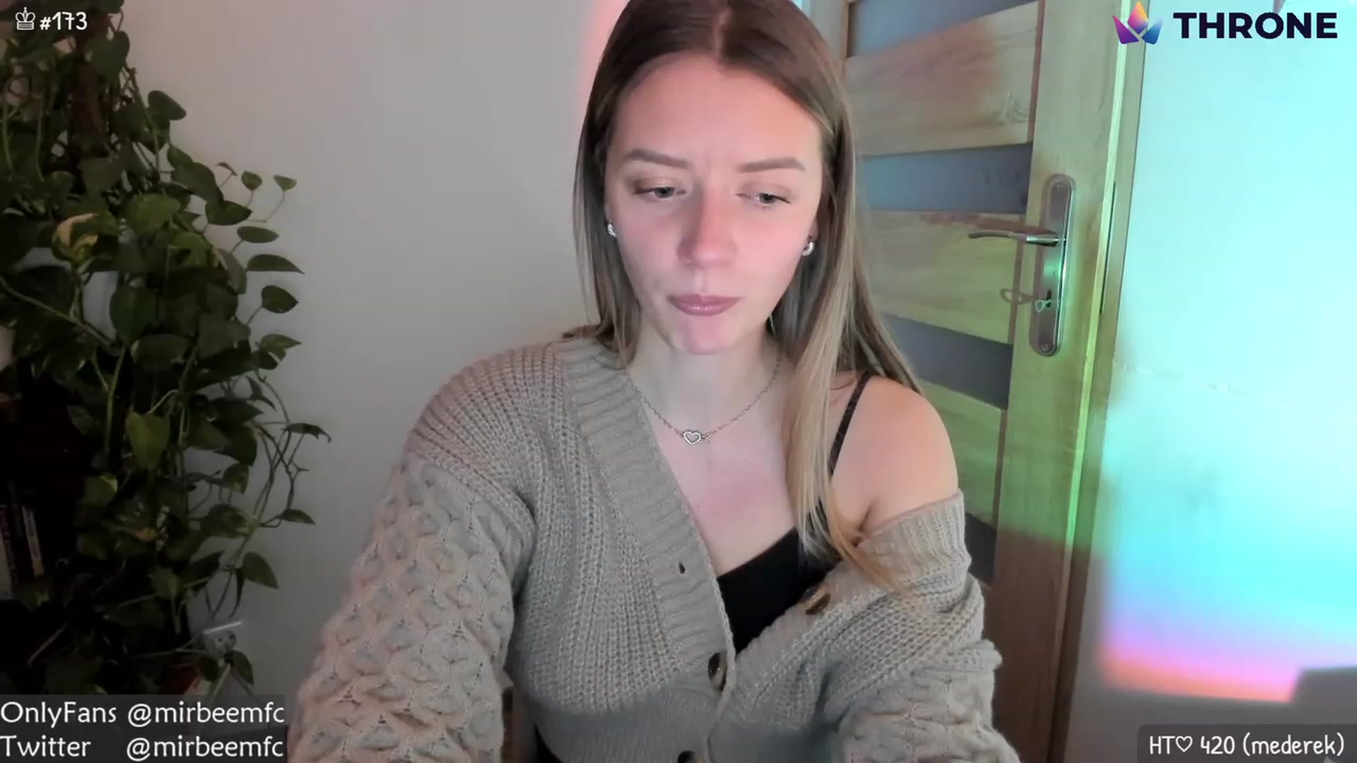 Gallery image thumbnail from MirBee's myfreecams stream on, 11/29/2022, 01:29 image 10 of 20