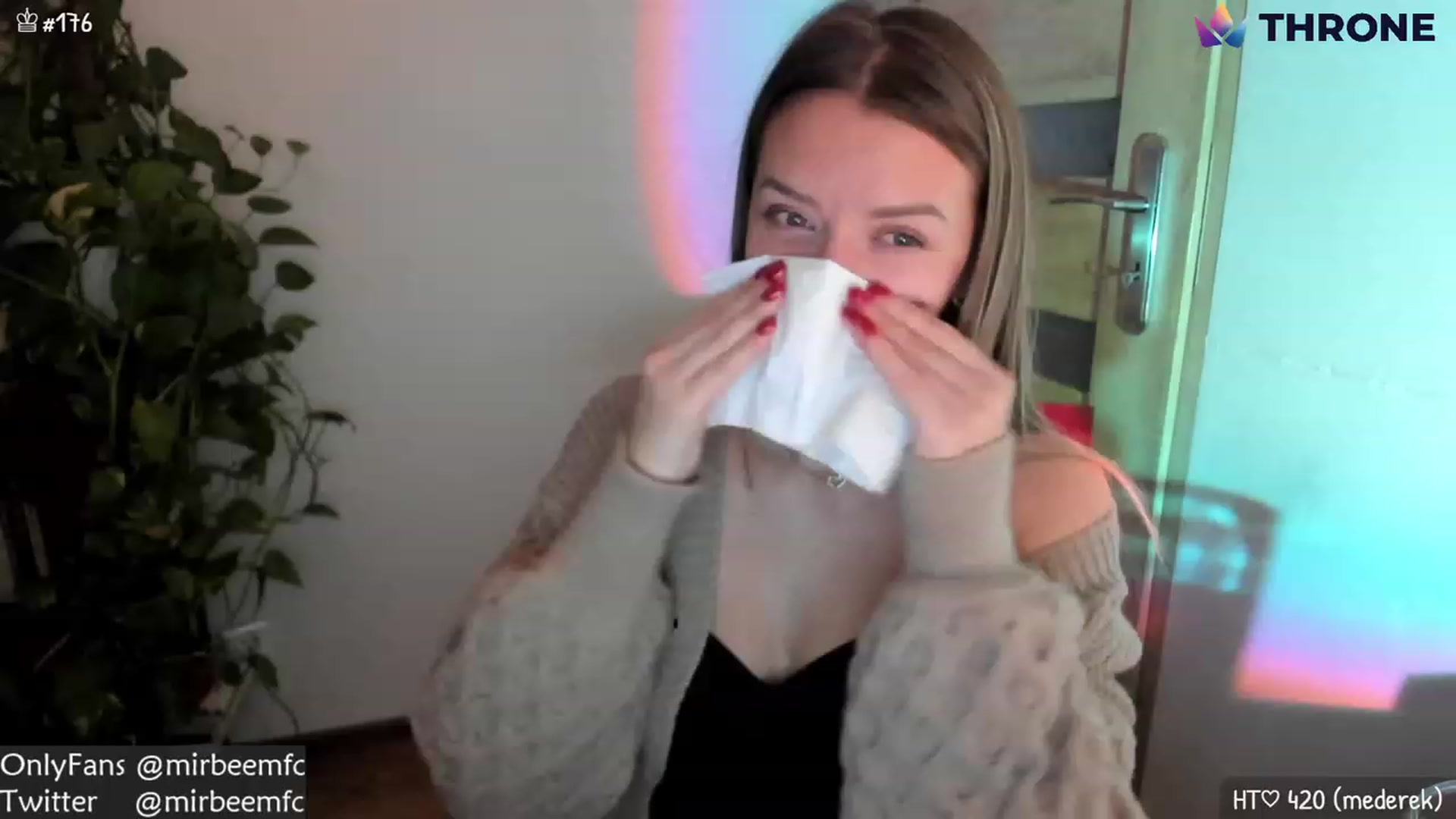 Gallery image thumbnail from MirBee's myfreecams stream on, 11/29/2022, 01:29 image 2 of 20