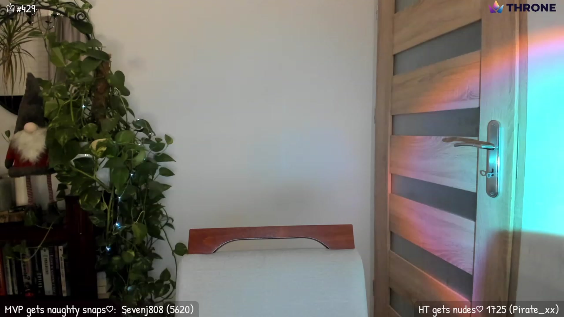 Gallery image thumbnail from MirBee's myfreecams stream on, 12/10/2022, 02:21 image 9 of 20