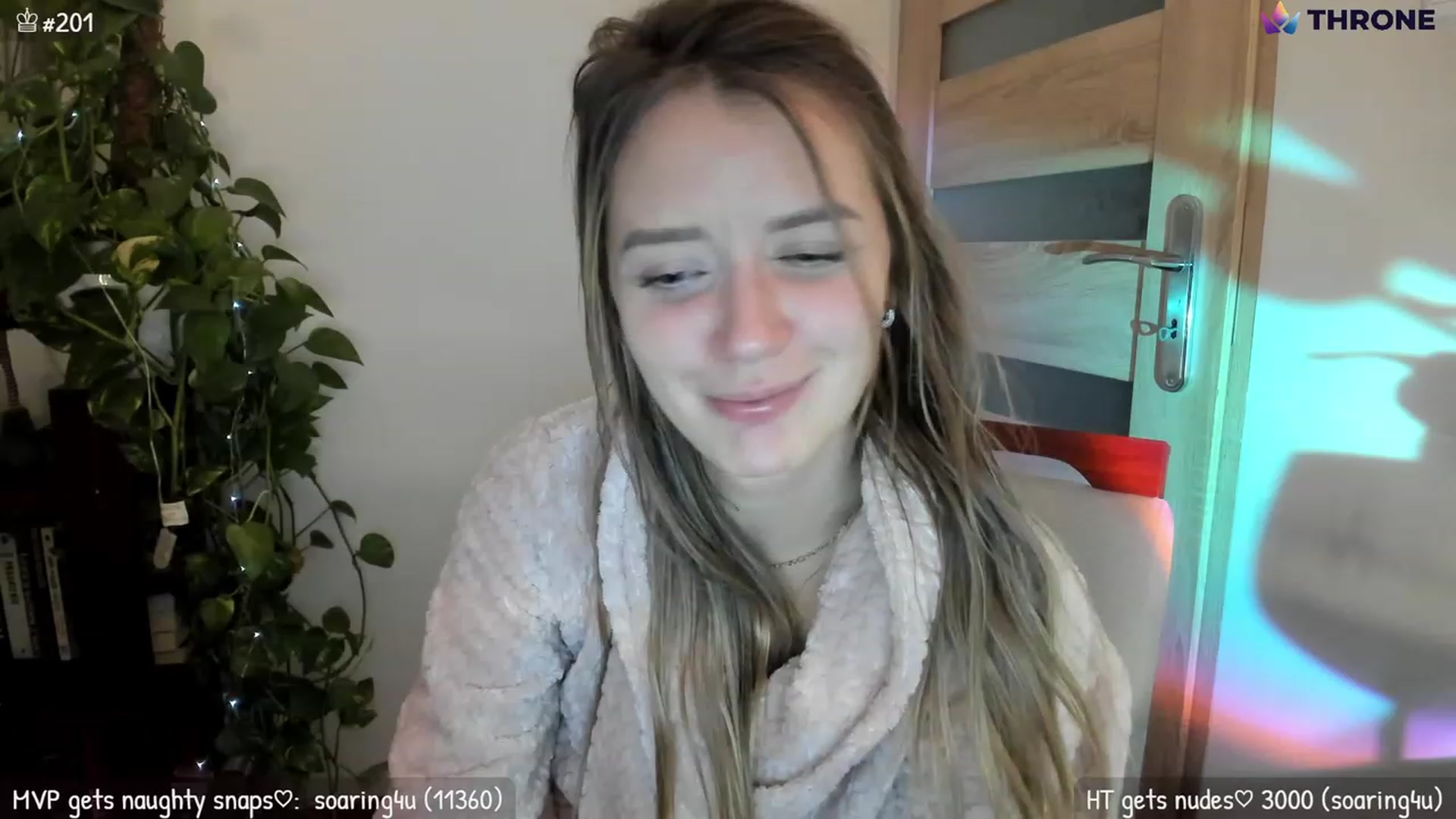Gallery image thumbnail from MirBee's myfreecams stream on, 12/10/2022, 04:49 image 9 of 20