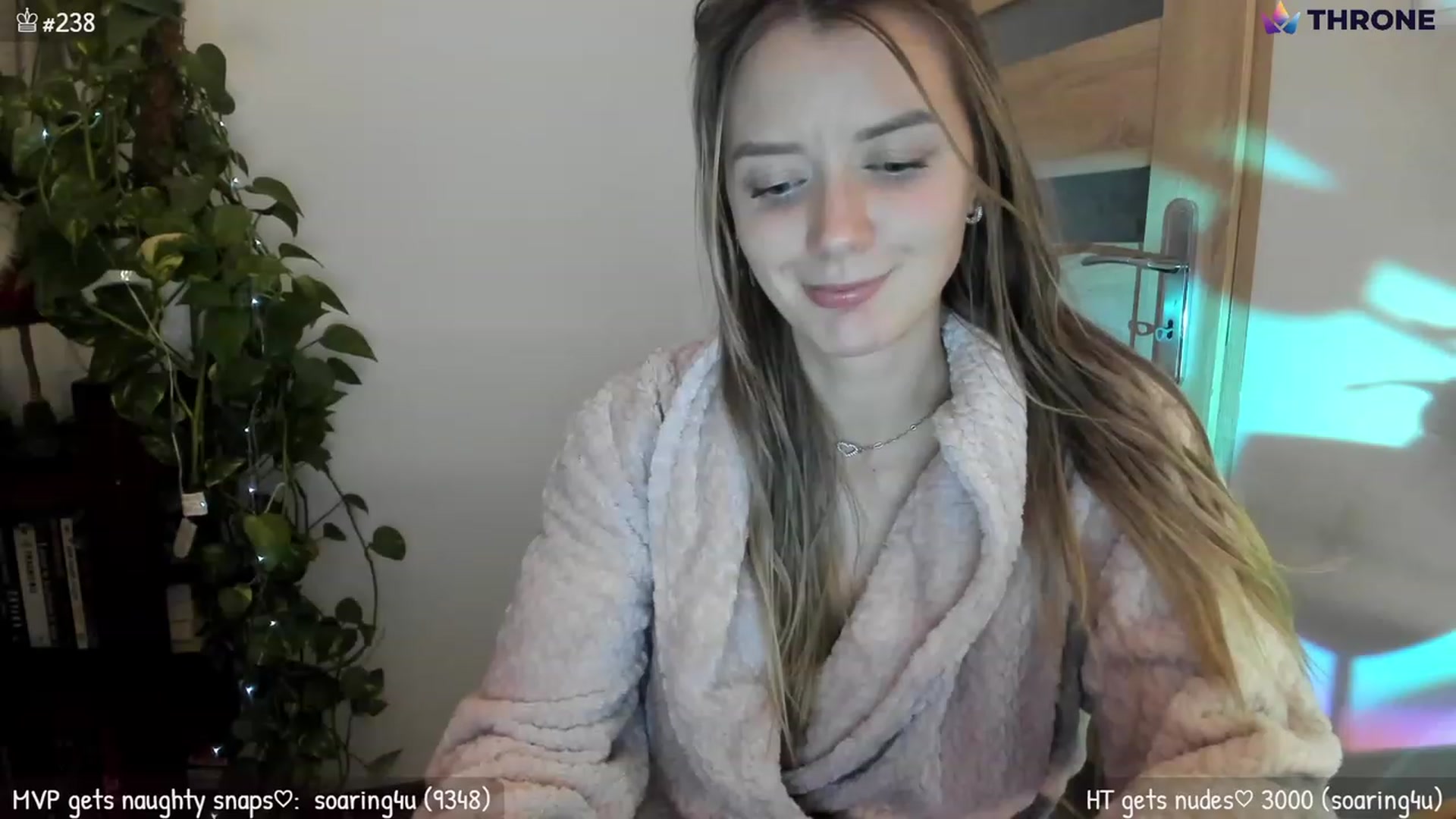 Gallery image thumbnail from MirBee's myfreecams stream on, 12/10/2022, 04:49 image 4 of 20