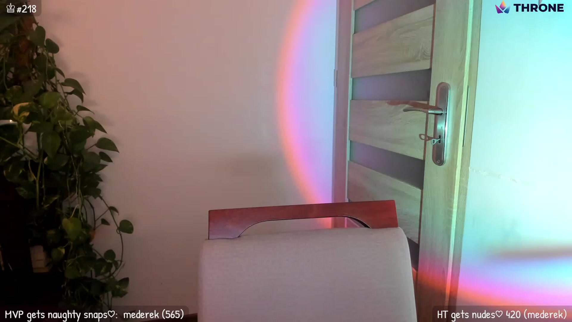 Gallery image thumbnail from MirBee's myfreecams stream on, 12/10/2022, 22:56 image 4 of 20