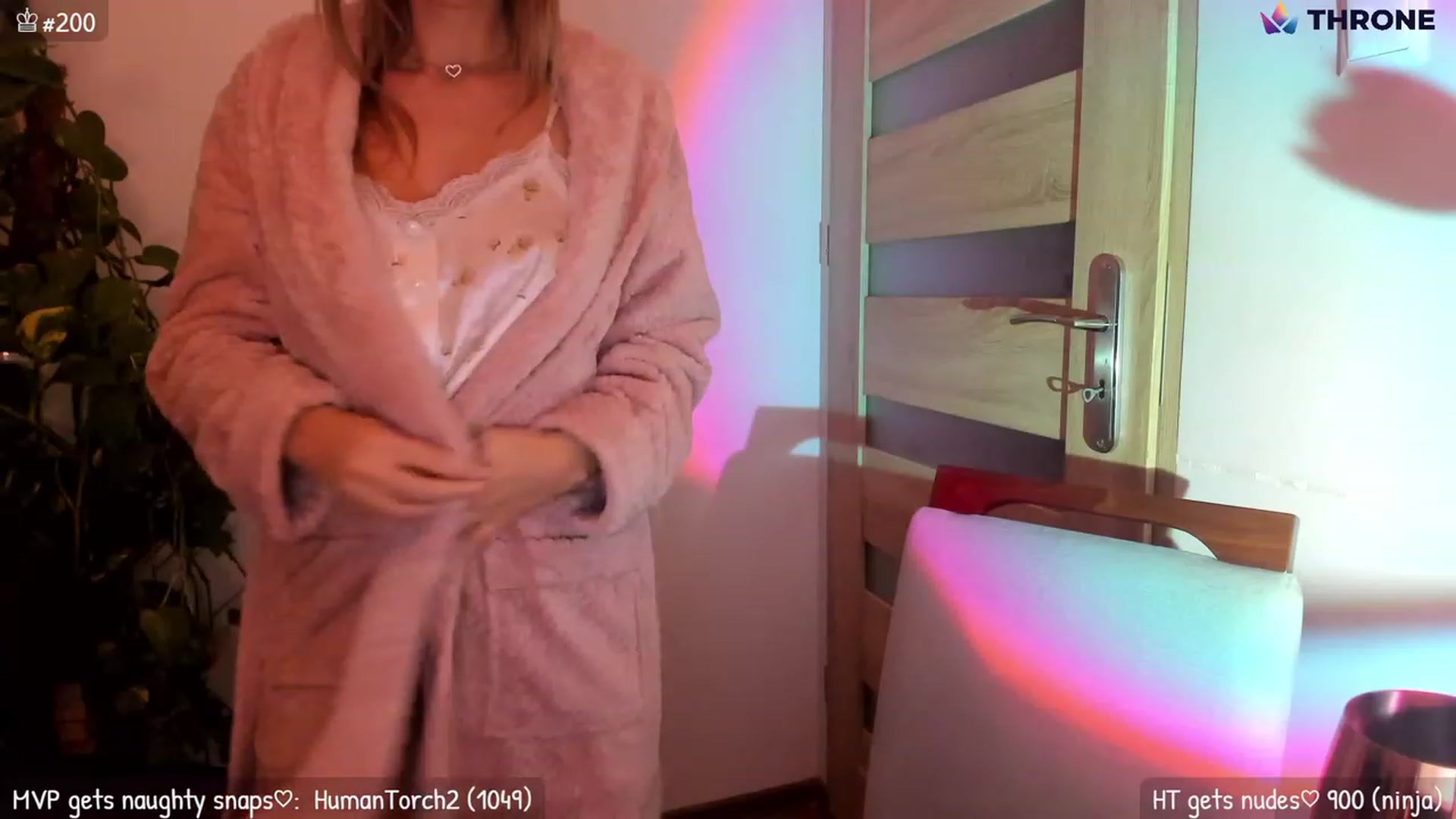 Gallery image thumbnail from MirBee's myfreecams stream on, 12/11/2022, 01:32 image 6 of 20