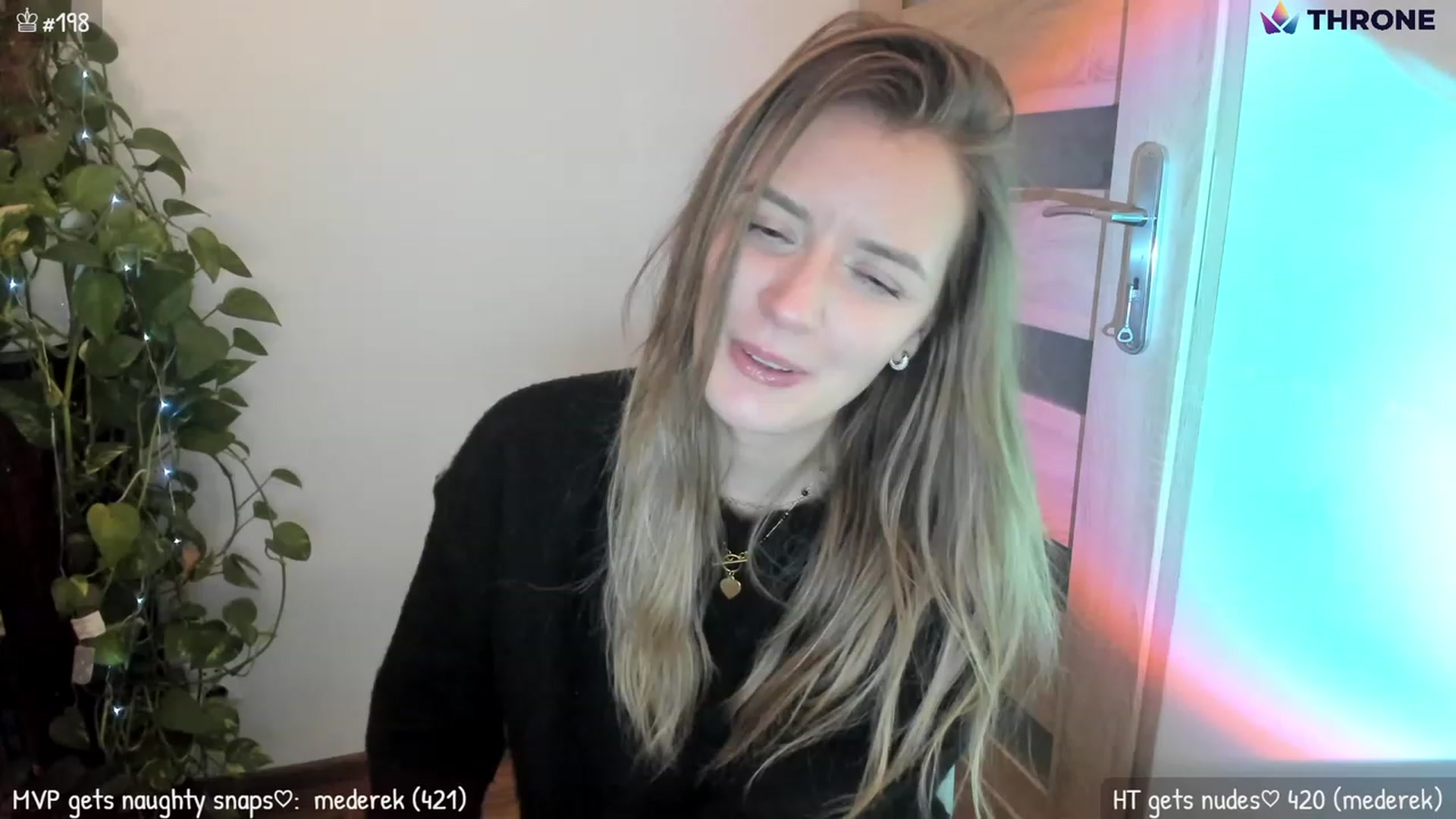 Gallery image thumbnail from MirBee's myfreecams stream on, 12/11/2022, 23:04 image 2 of 20