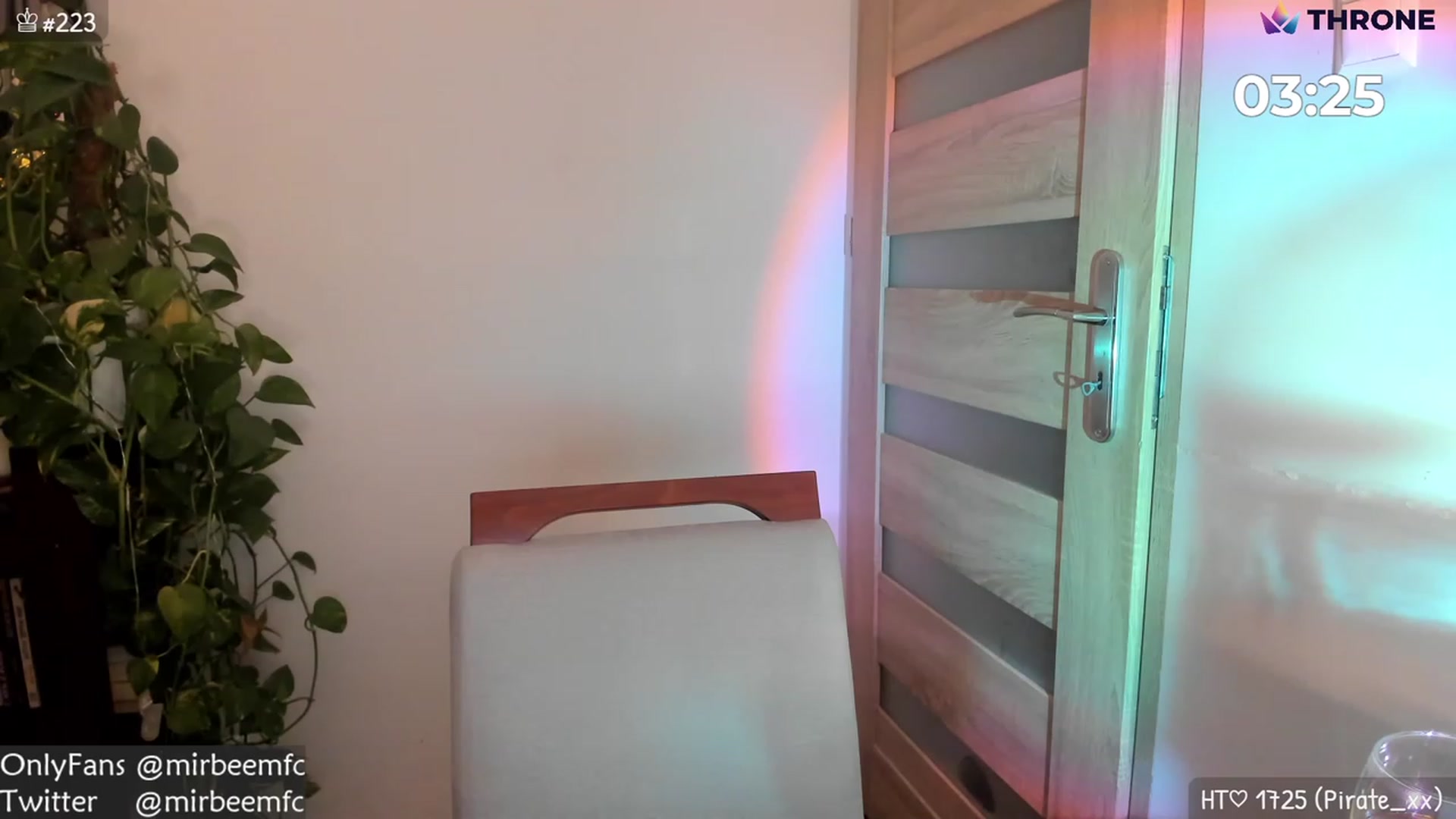 Gallery image thumbnail from MirBee's myfreecams stream on, 12/15/2022, 24:02 image 8 of 20