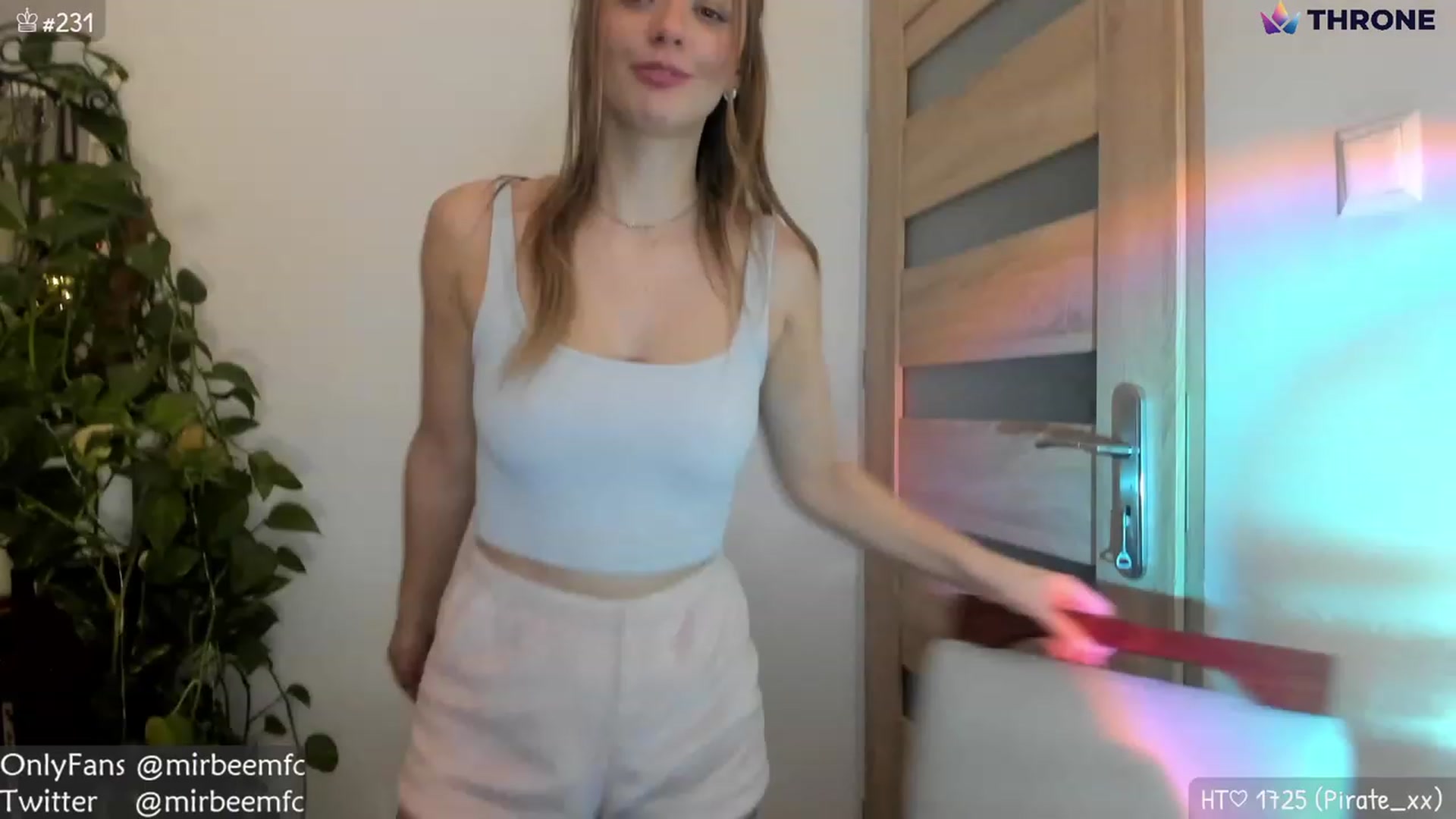 Gallery image thumbnail from MirBee's myfreecams stream on, 12/15/2022, 24:02 image 3 of 20