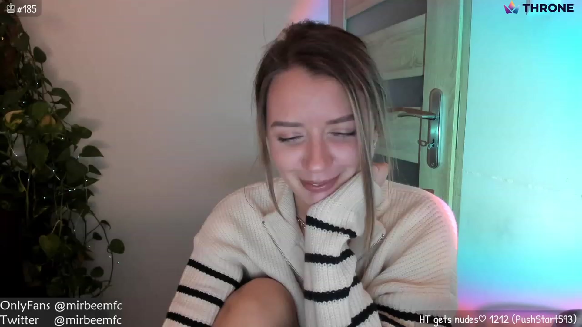 Gallery image thumbnail from MirBee's myfreecams stream on, 12/19/2022, 24:04 image 9 of 20