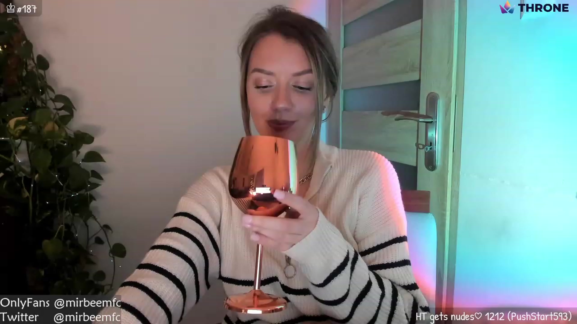 Gallery image thumbnail from MirBee's myfreecams stream on, 12/19/2022, 24:04 image 1 of 20