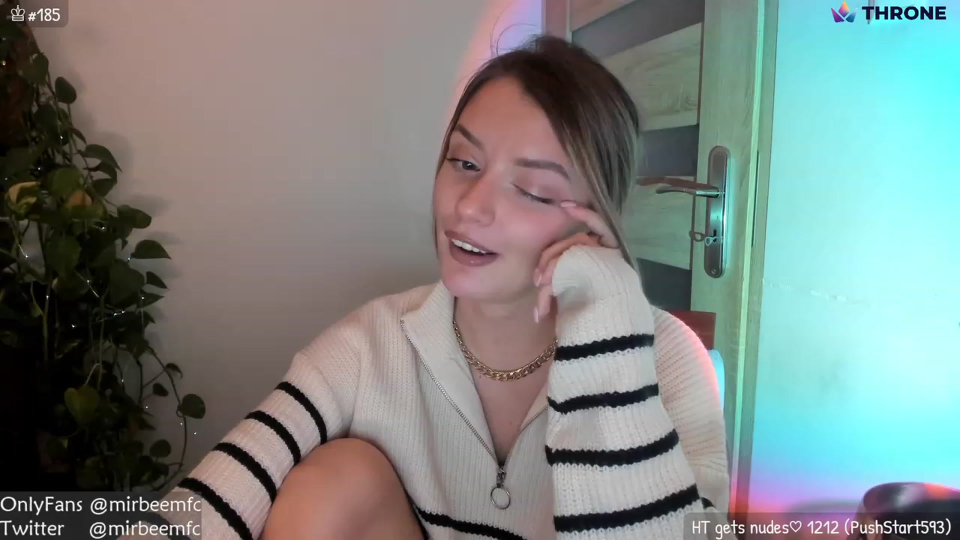 Gallery image thumbnail from MirBee's myfreecams stream on, 12/19/2022, 24:04 image 8 of 20
