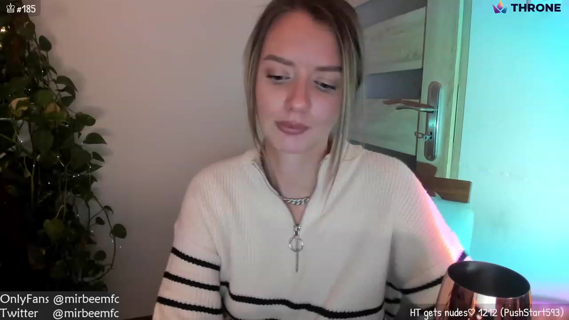Gallery image thumbnail from MirBee's myfreecams stream on, 12/19/2022, 24:04 image 15 of 20