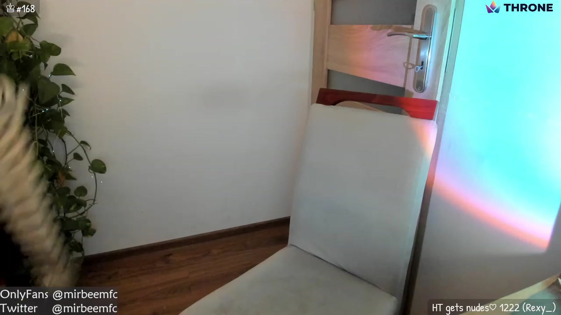 Gallery image thumbnail from MirBee's myfreecams stream on, 12/19/2022, 03:53 image 10 of 20