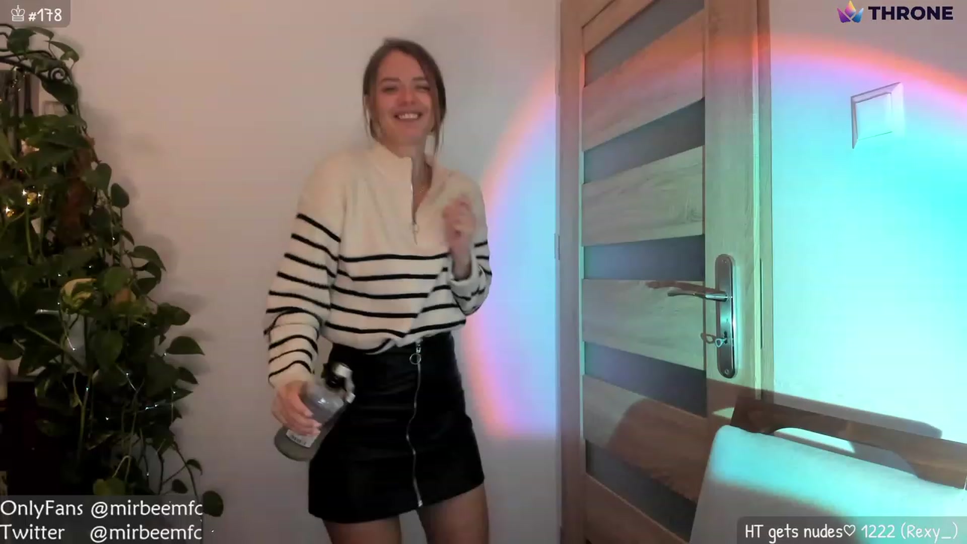 Gallery image thumbnail from MirBee's myfreecams stream on, 12/19/2022, 03:53 image 2 of 20
