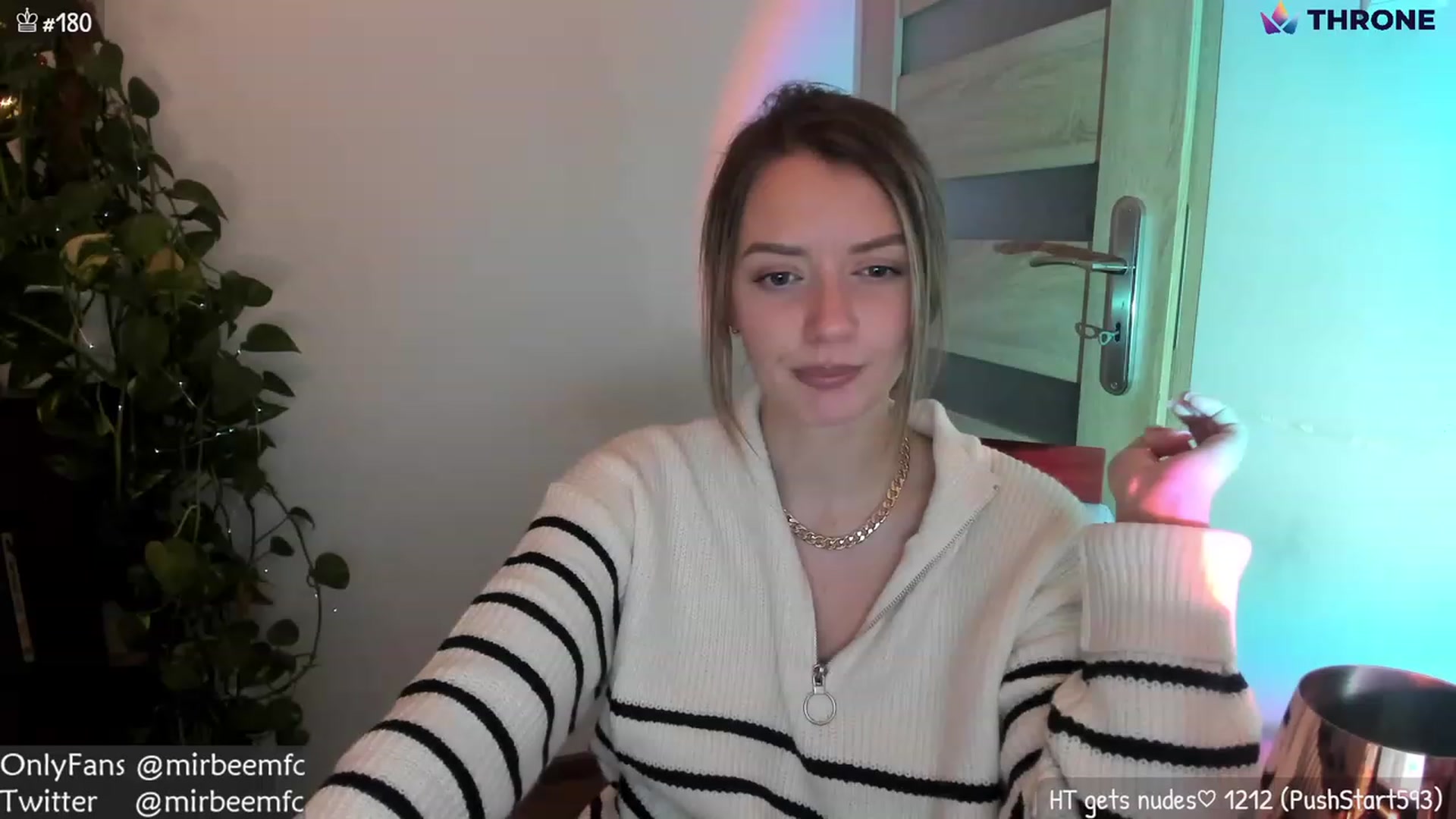 Gallery image thumbnail from MirBee's myfreecams stream on, 12/19/2022, 03:53 image 1 of 20