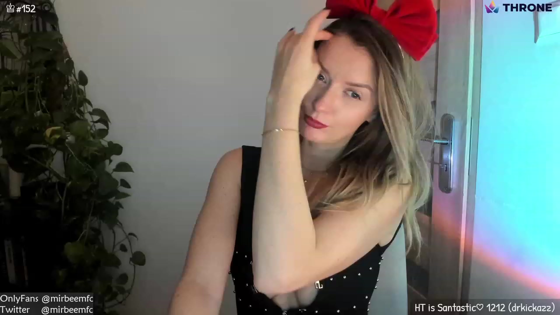 Gallery image thumbnail from MirBee's myfreecams stream on, 12/24/2022, 01:39 image 2 of 20