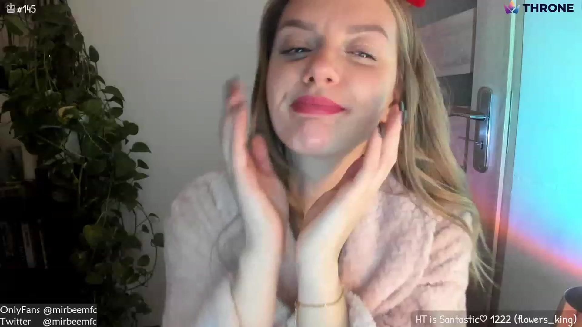 Gallery image thumbnail from MirBee's myfreecams stream on, 12/24/2022, 01:39 image 16 of 20