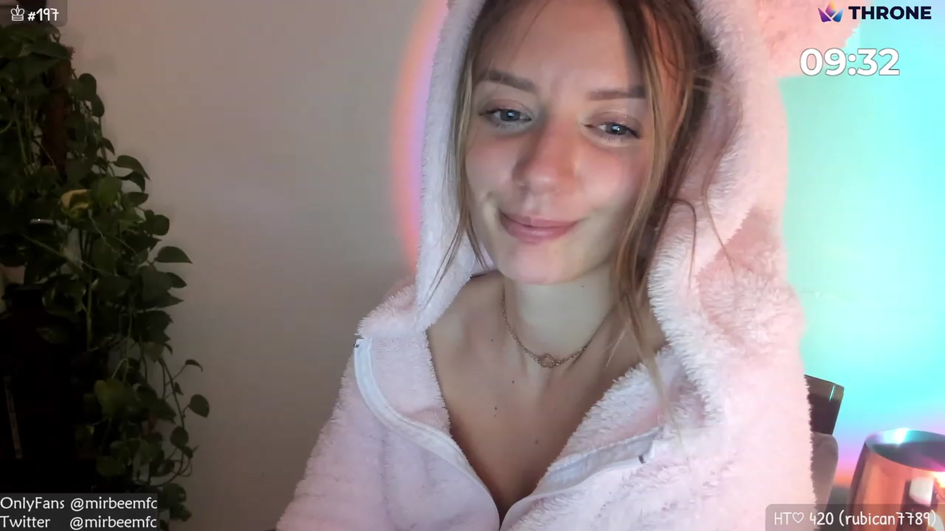 Gallery image thumbnail from MirBee's myfreecams stream on, 12/29/2022, 01:54 image 18 of 20