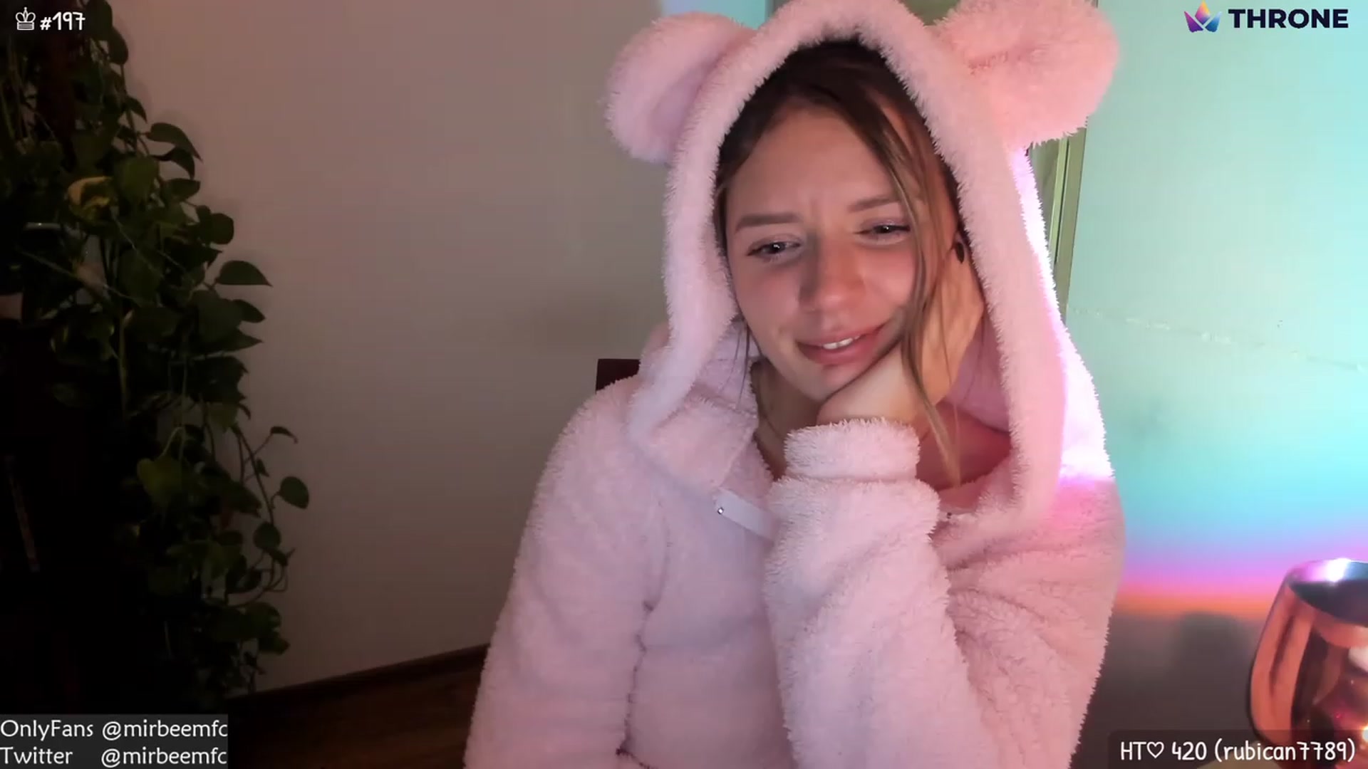 Gallery image thumbnail from MirBee's myfreecams stream on, 12/29/2022, 01:54 image 16 of 20