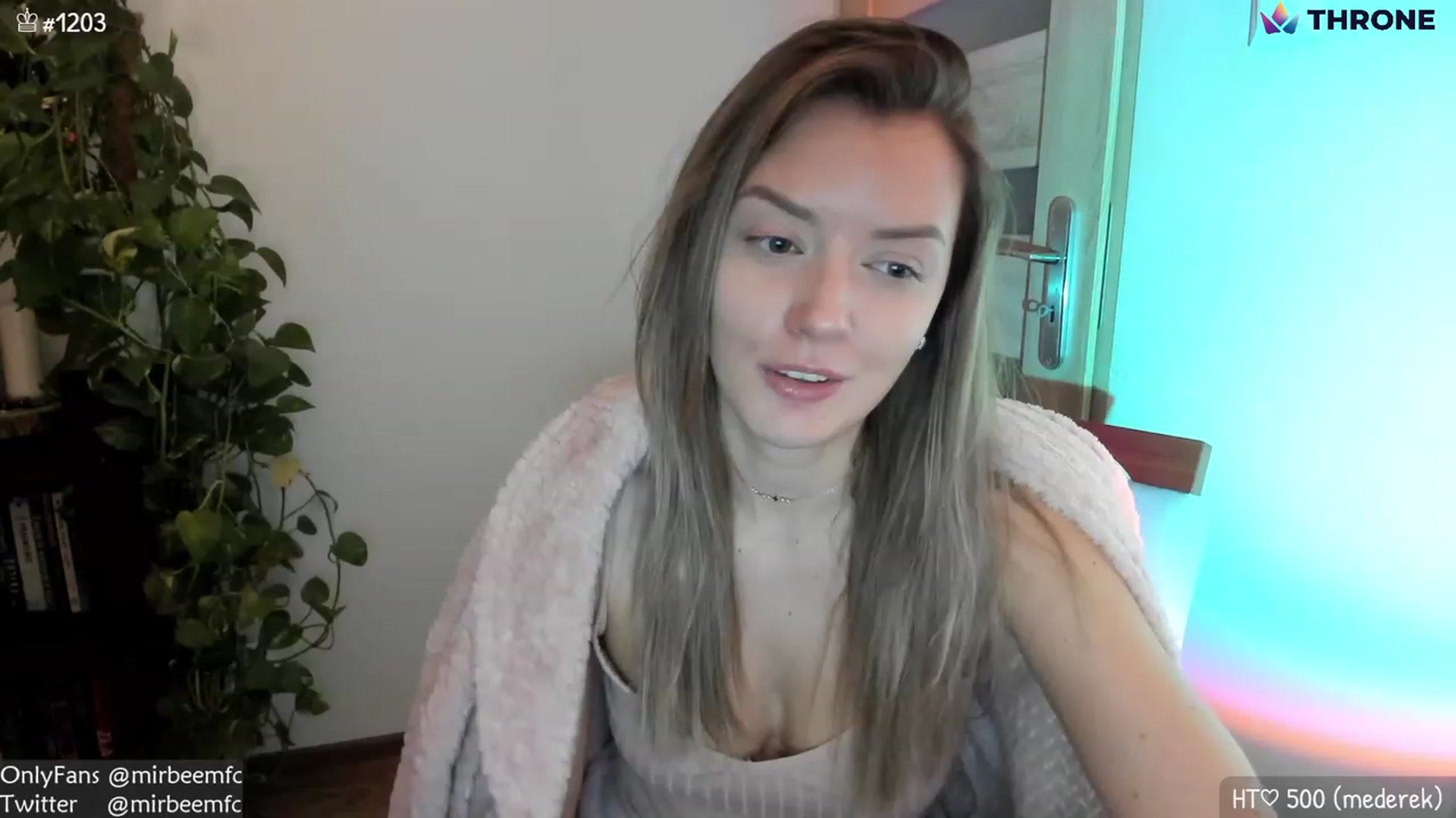 Gallery image thumbnail from MirBee's myfreecams stream on, 01/04/2023, 24:06 image 10 of 20