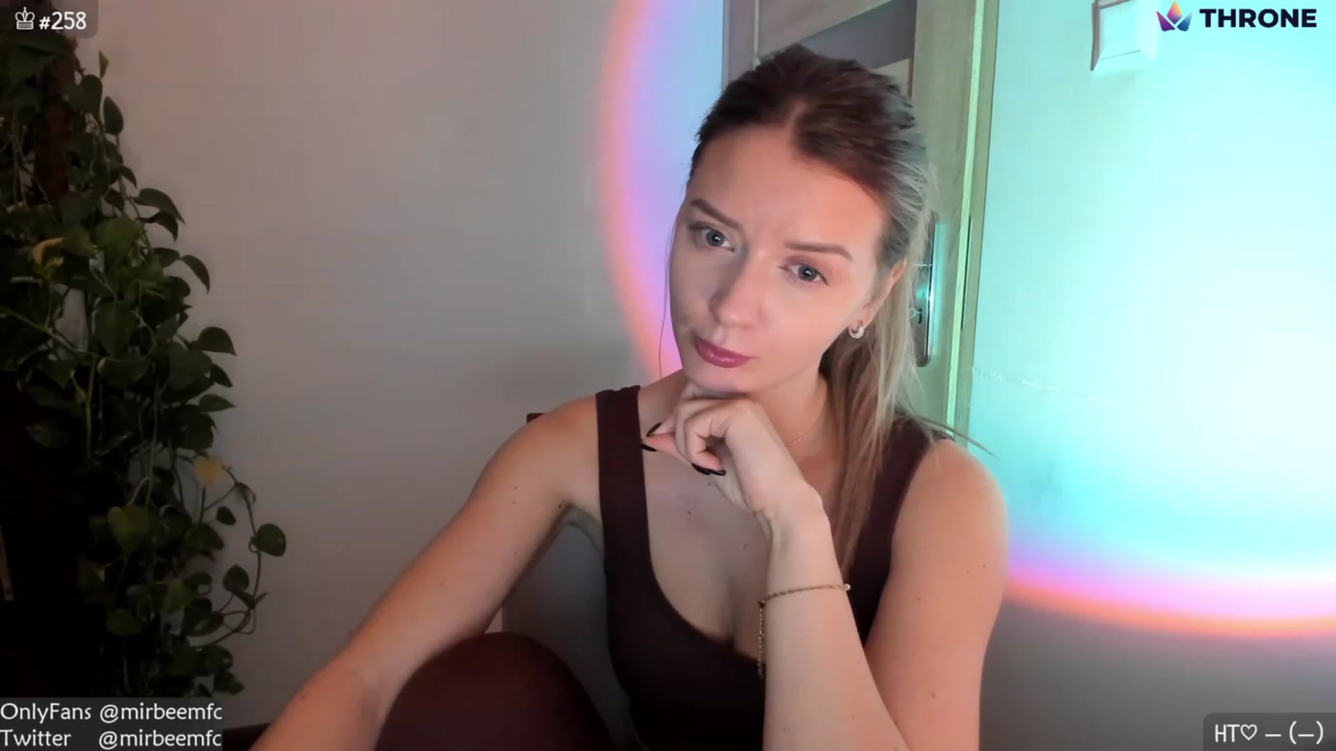Gallery image thumbnail from MirBee's myfreecams stream on, 01/04/2023, 22:52 image 1 of 20