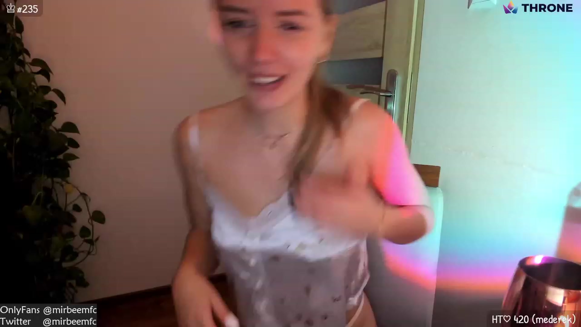 Gallery image thumbnail from MirBee's myfreecams stream on, 01/09/2023, 02:05 image 1 of 20