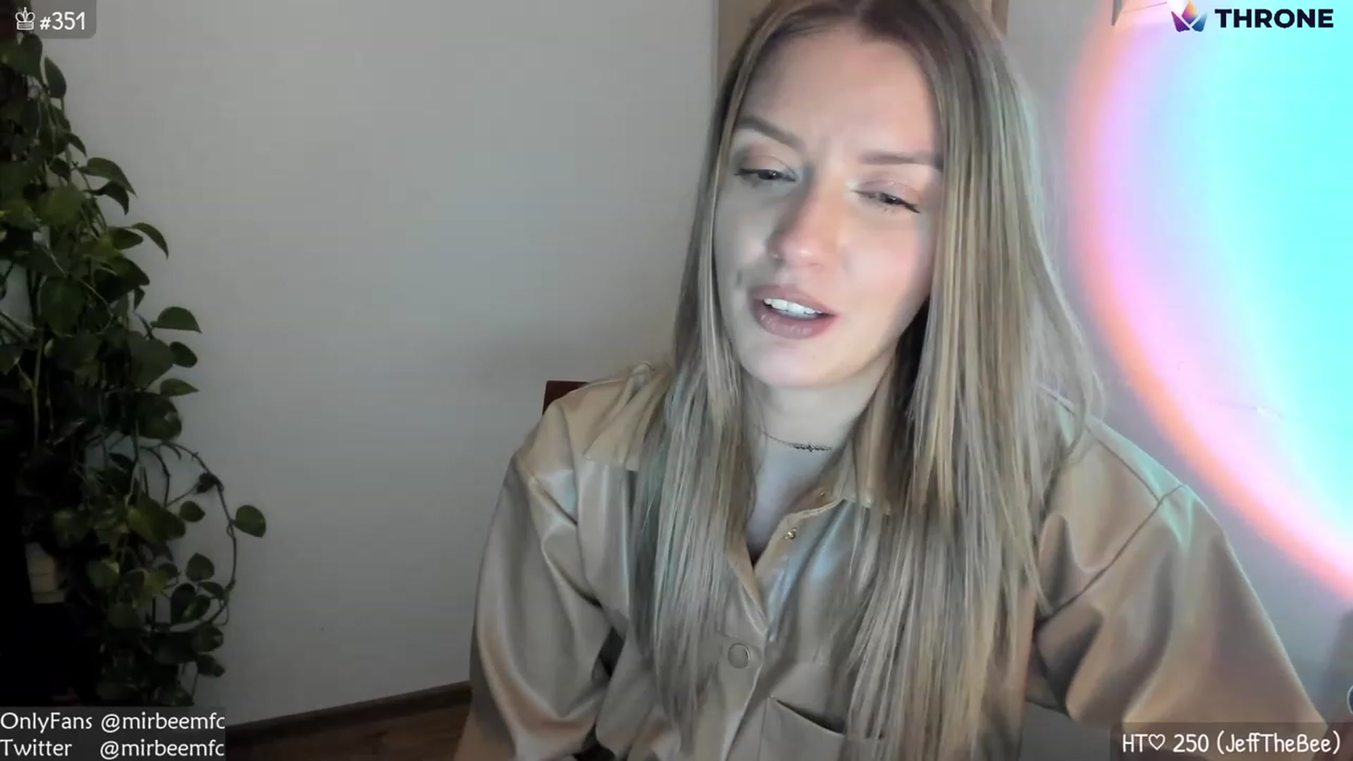 Gallery image thumbnail from MirBee's myfreecams stream on, 01/19/2023, 01:11 image 4 of 20
