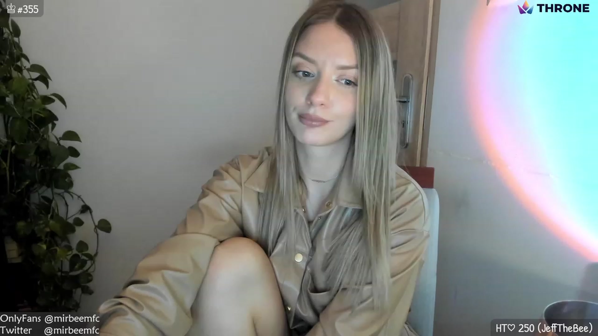 Gallery image thumbnail from MirBee's myfreecams stream on, 01/19/2023, 01:11 image 1 of 20