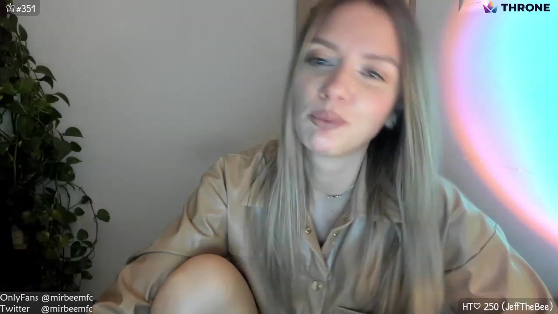 Gallery image thumbnail from MirBee's myfreecams stream on, 01/19/2023, 01:11 image 7 of 20