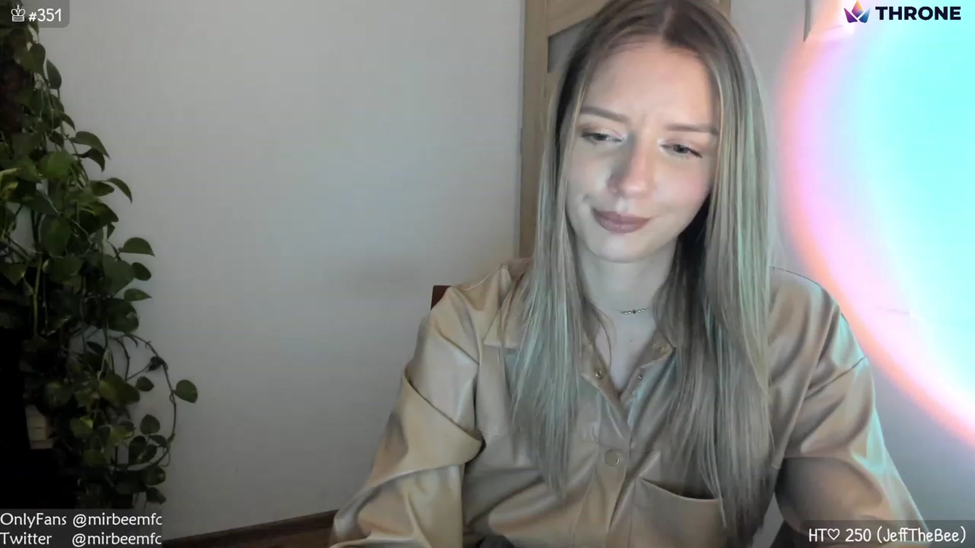 Gallery image thumbnail from MirBee's myfreecams stream on, 01/19/2023, 01:11 image 9 of 20