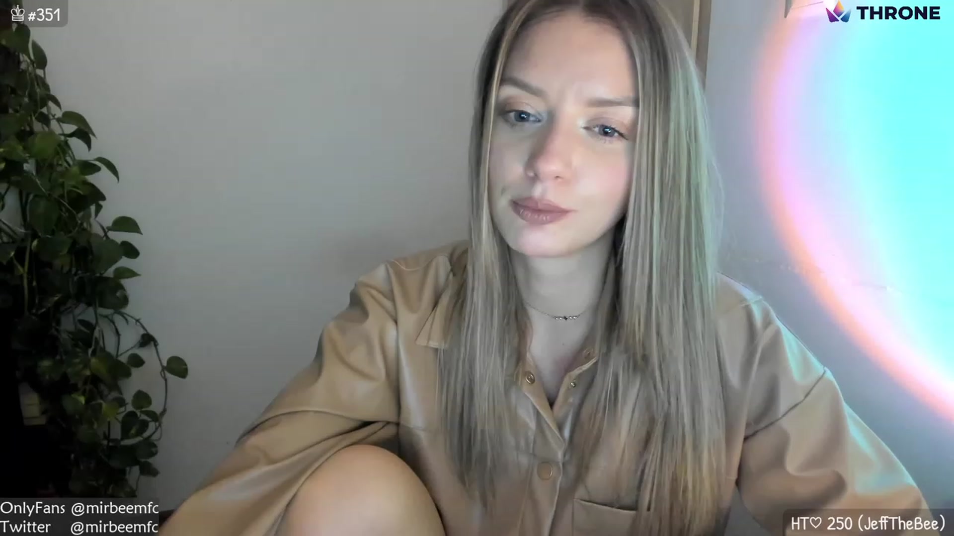 Gallery image thumbnail from MirBee's myfreecams stream on, 01/19/2023, 01:11 image 8 of 20