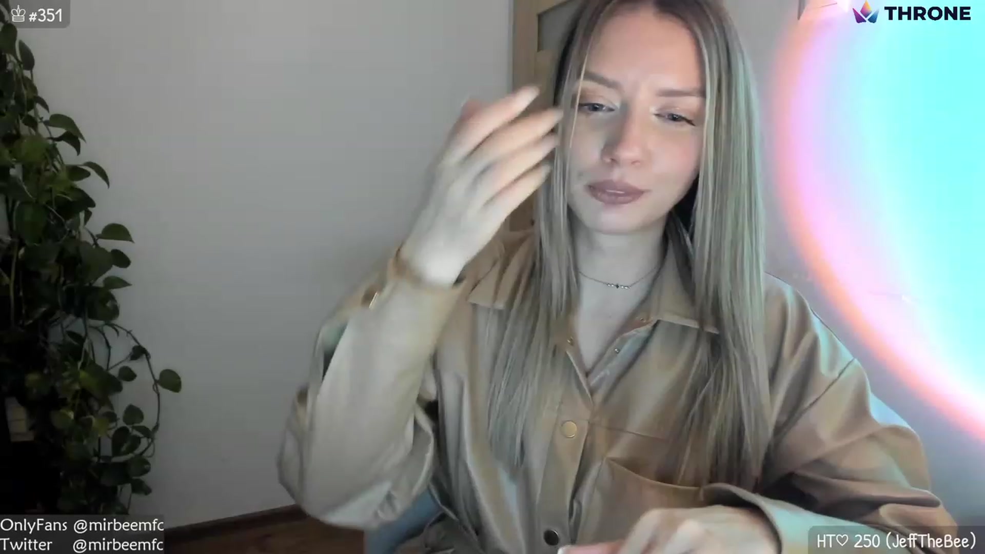 Gallery image thumbnail from MirBee's myfreecams stream on, 01/19/2023, 01:53 image 15 of 20
