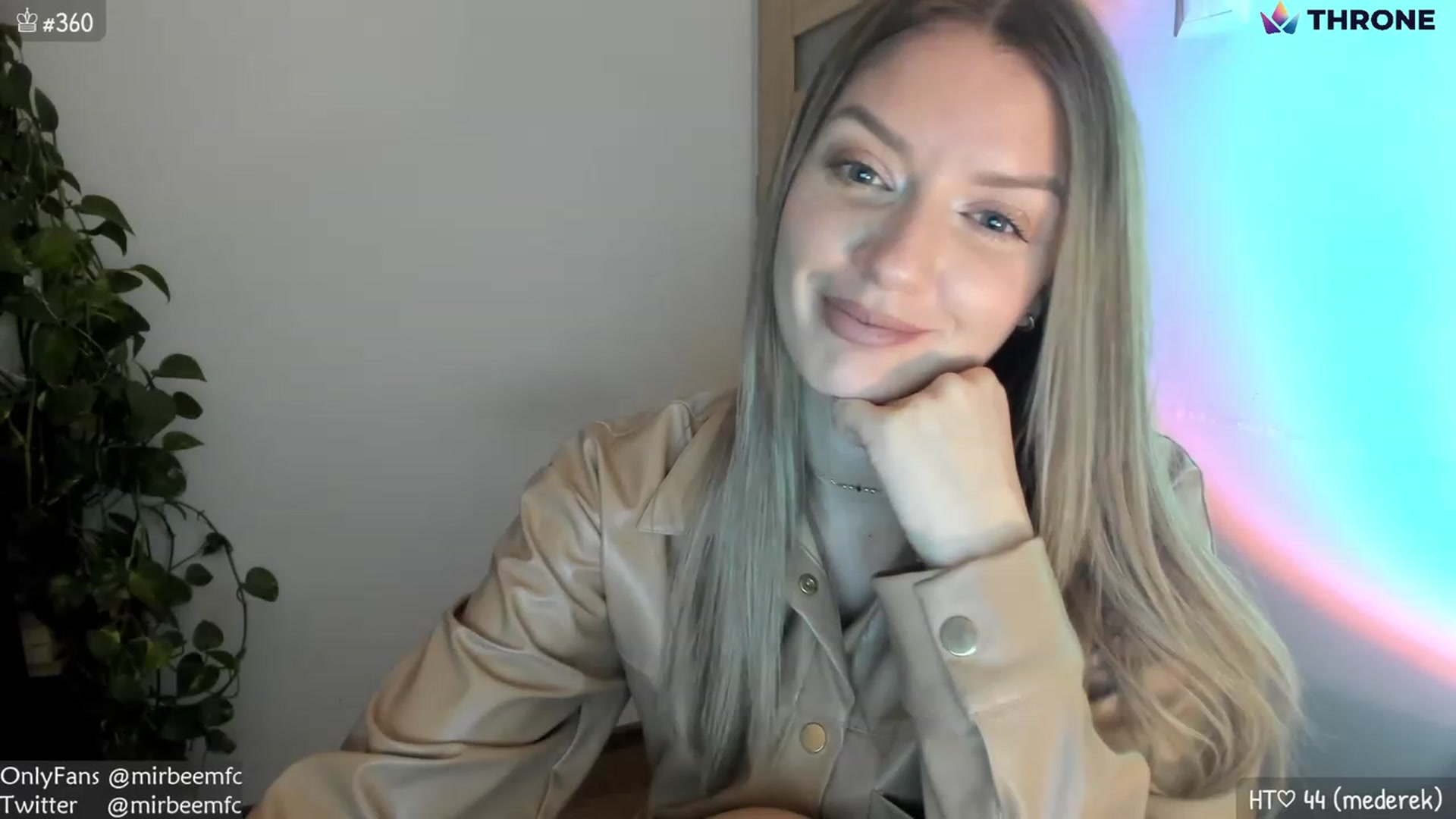 Gallery image thumbnail from MirBee's myfreecams stream on, 01/19/2023, 01:53 image 7 of 20
