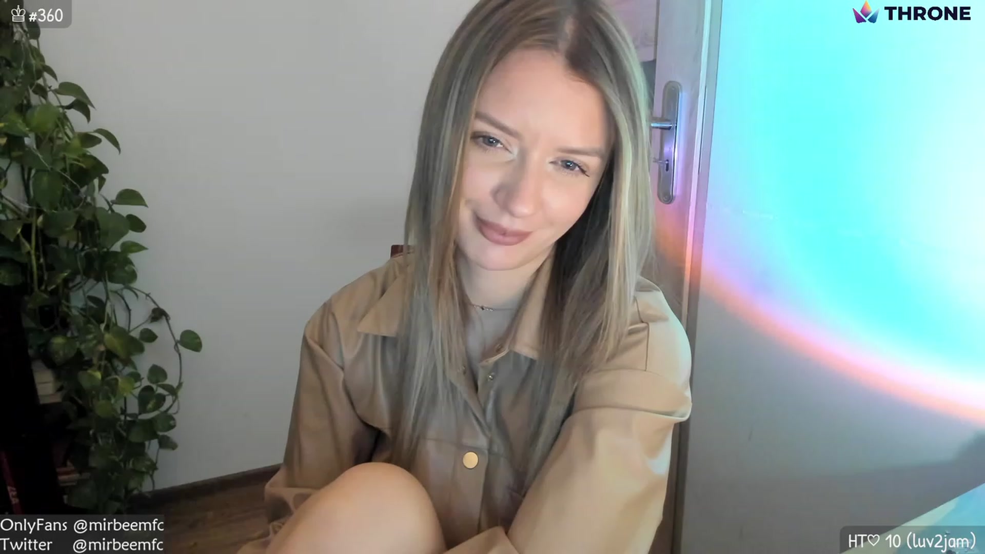 Gallery image thumbnail from MirBee's myfreecams stream on, 01/19/2023, 01:53 image 3 of 20