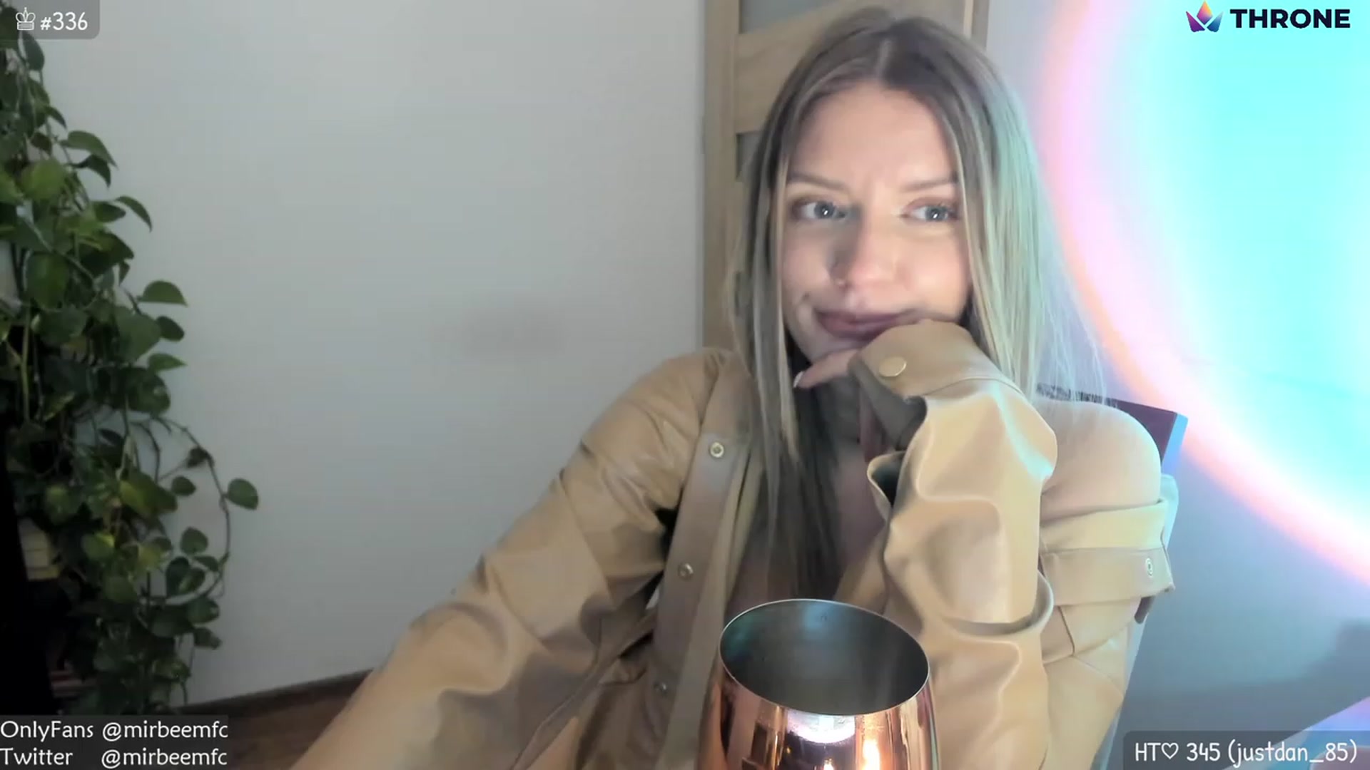 Gallery image thumbnail from MirBee's myfreecams stream on, 01/19/2023, 02:38 image 14 of 20